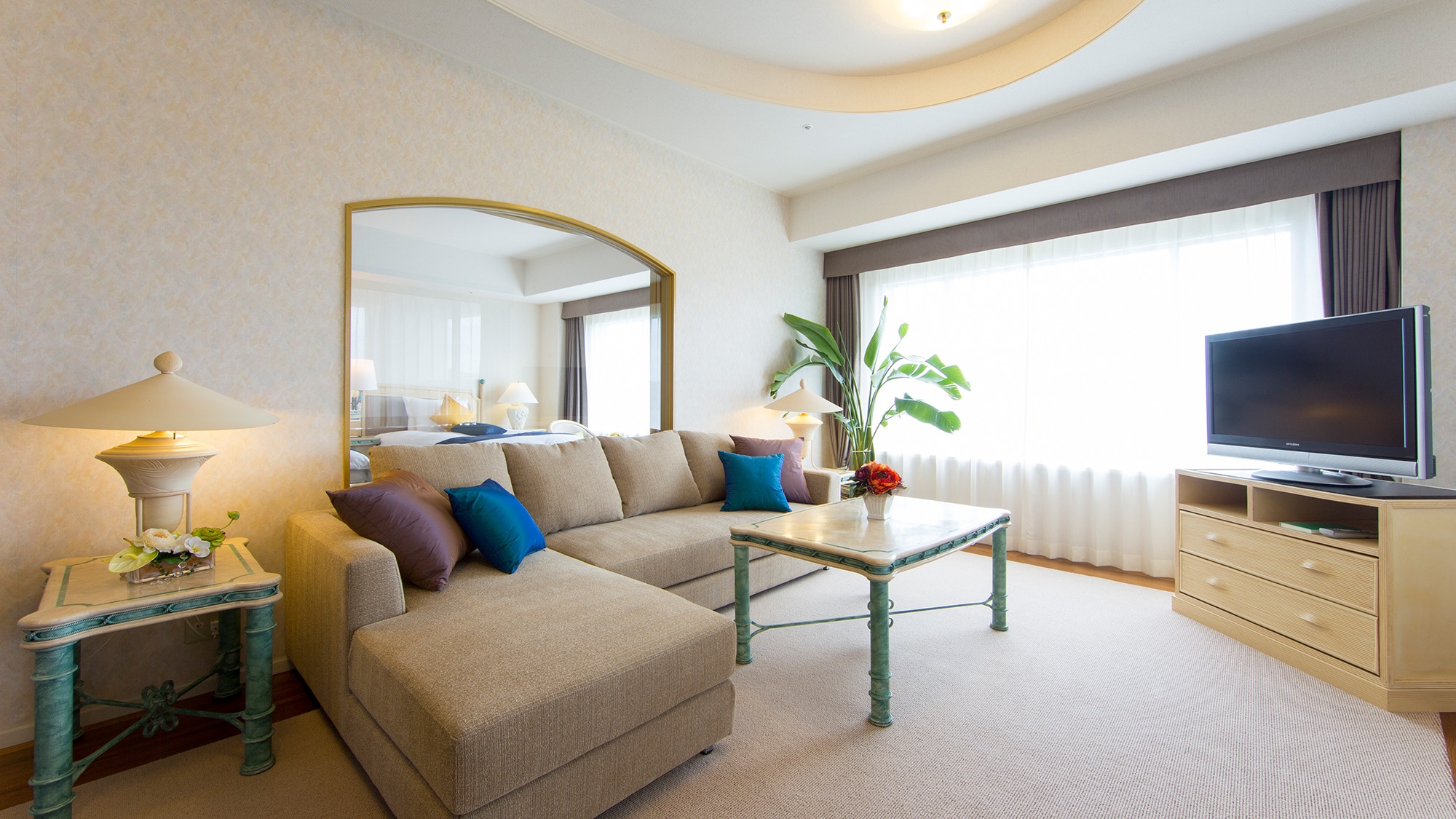 Only 2 rooms available! Premier Suite