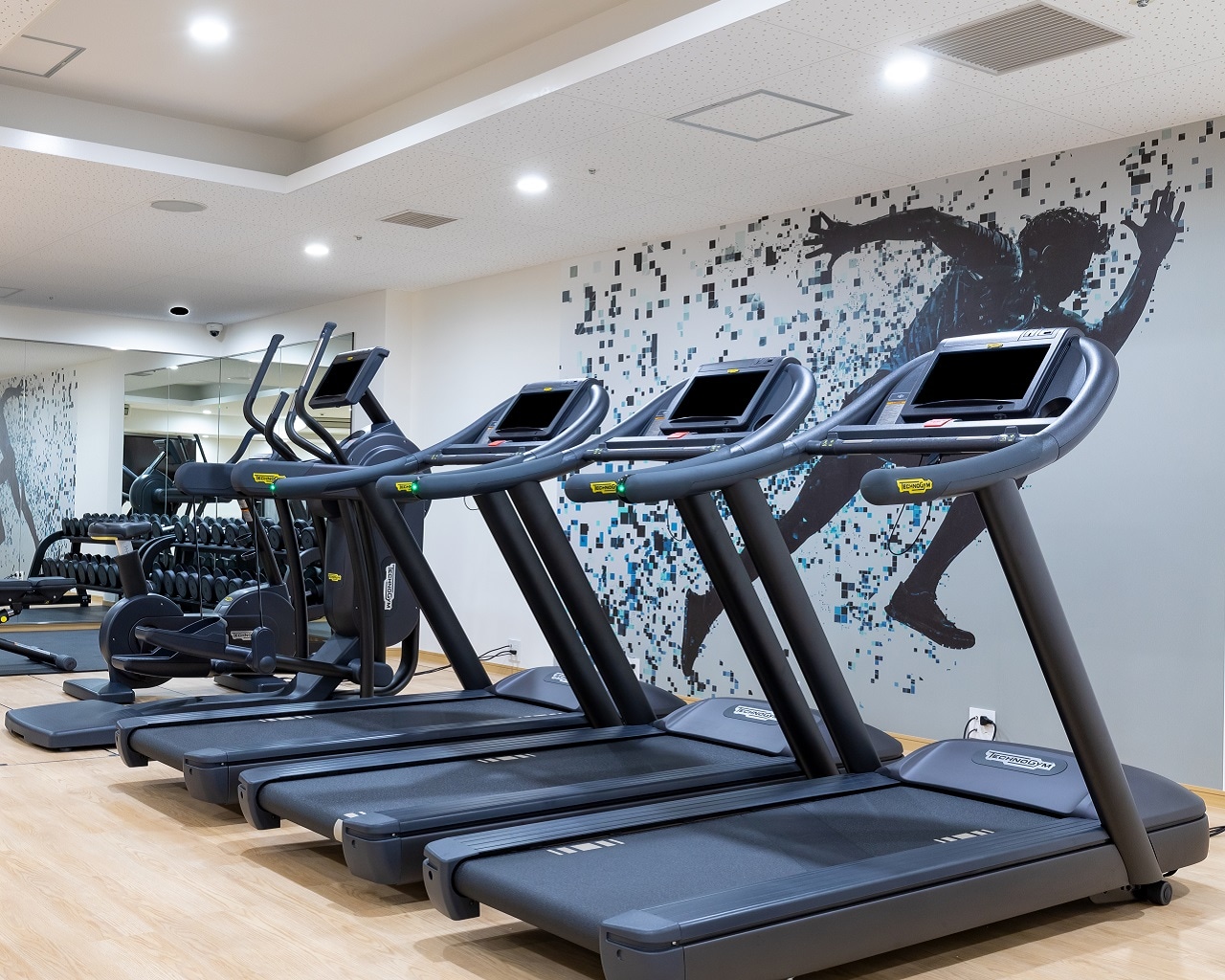 B1 floor fitness gym