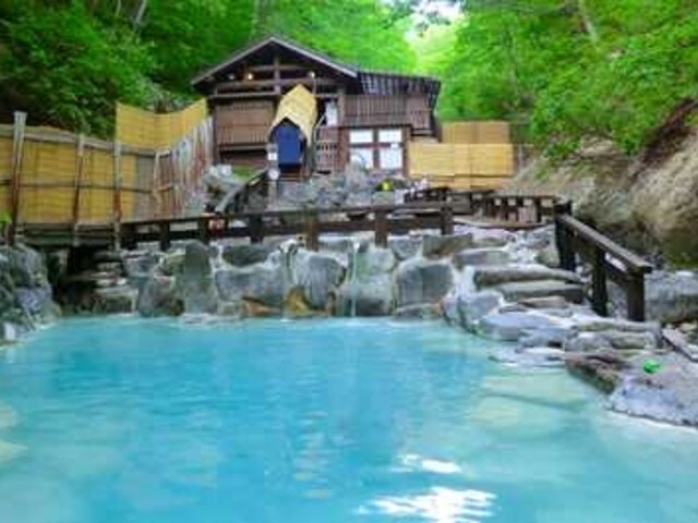 藏王大露天浴池（约100m）