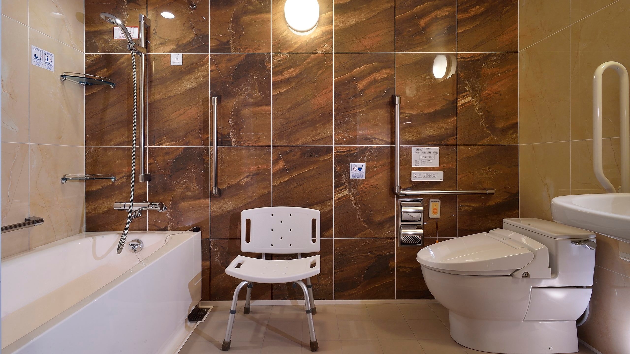 通用雙床間浴室