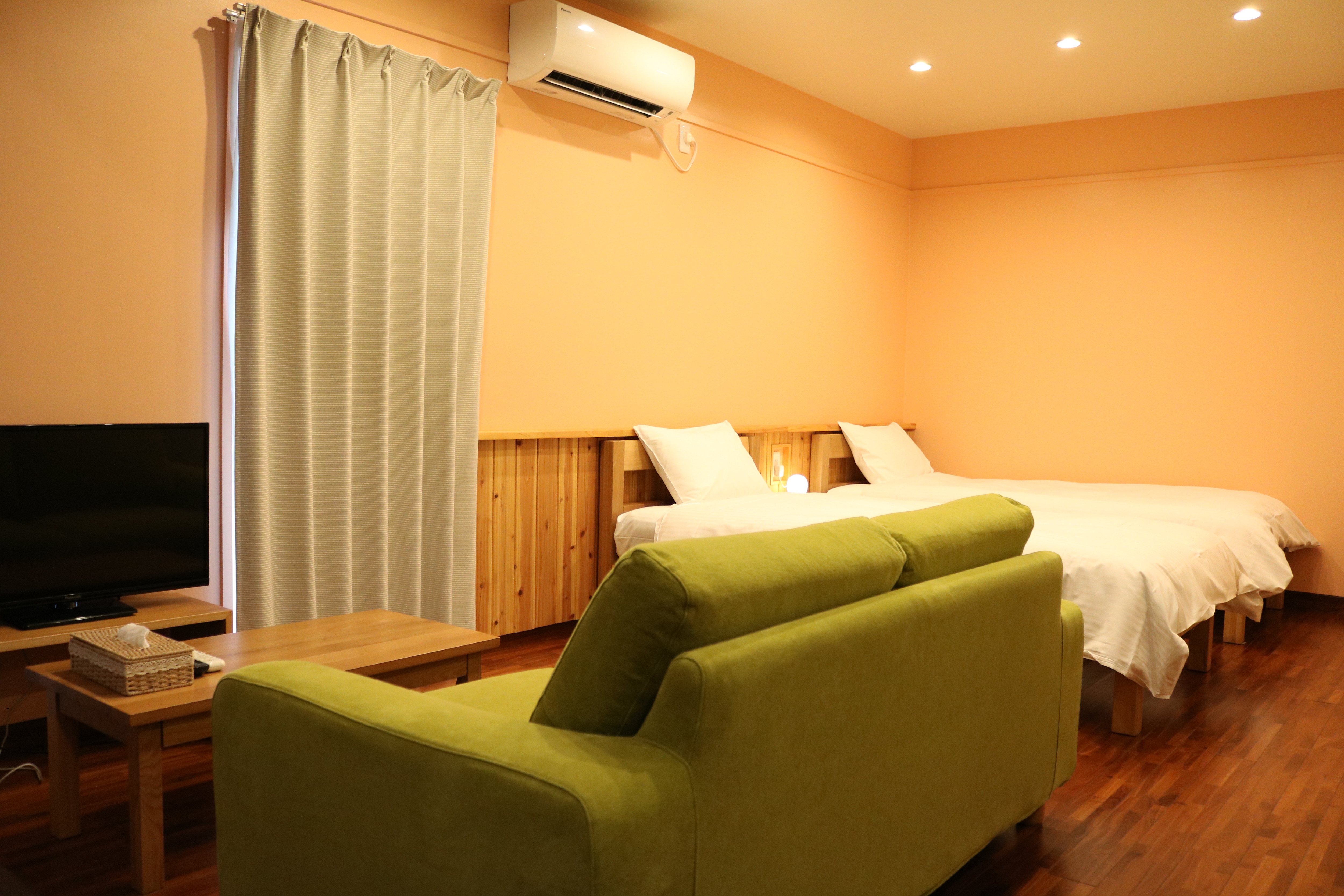 Western-style twin room