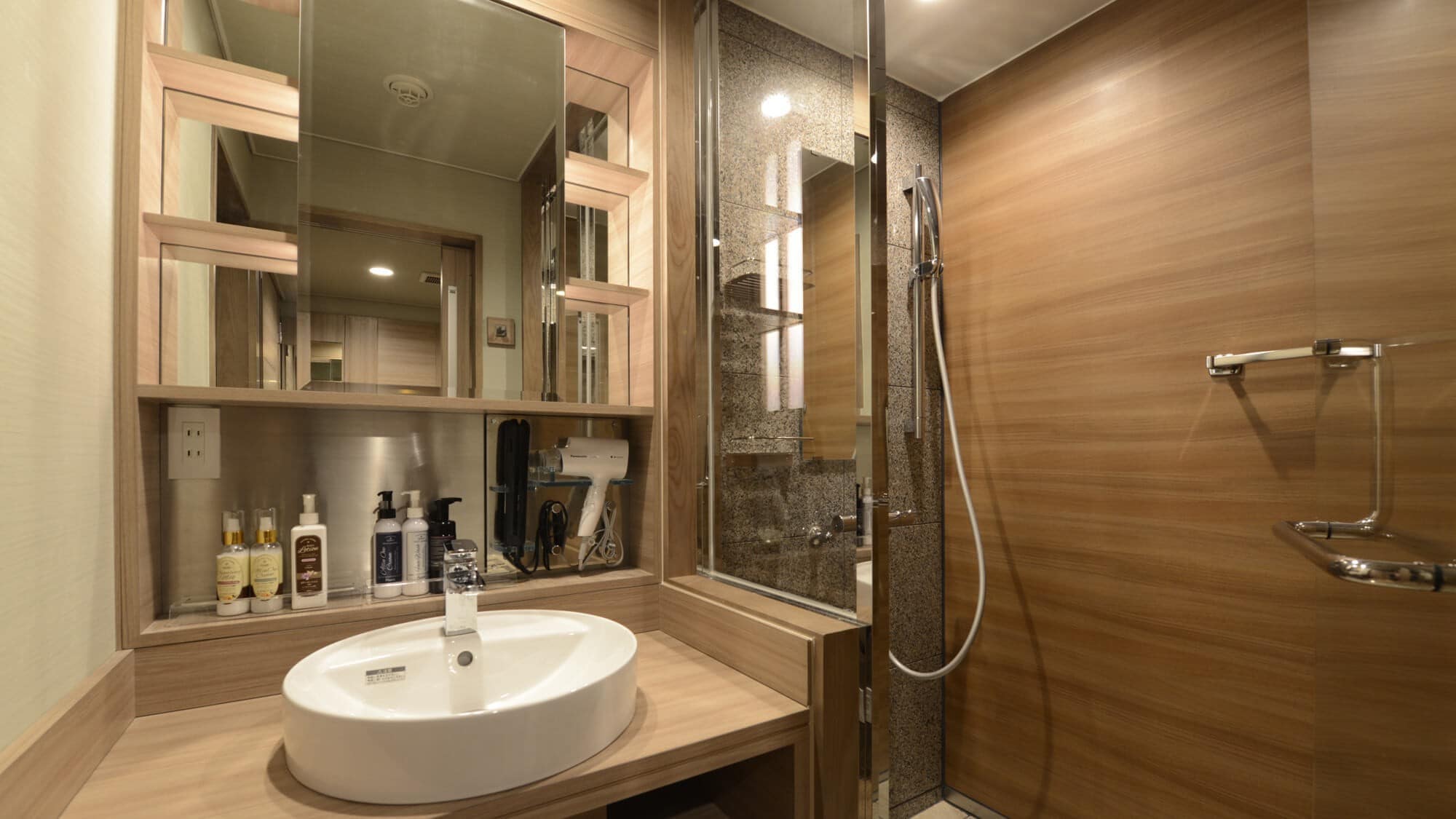 Economy Double Washstand & Shower Room