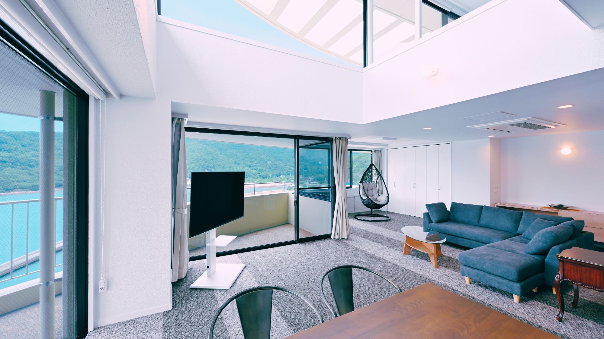 [Guest room example] Premium Aqua Suite | Top floor (902) Capacity: 4 people