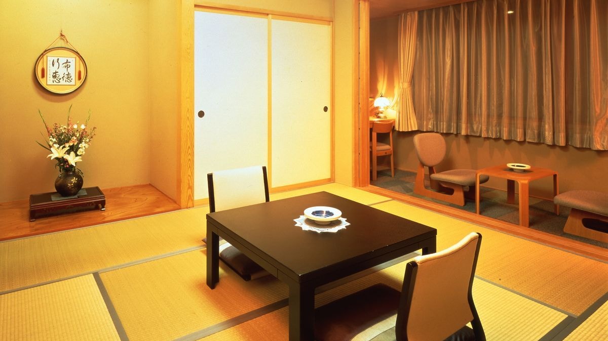 [Main building] Japanese-style room 8 tatami mats