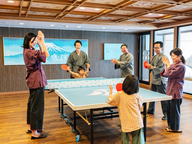 Hot spring table tennis with the whole family