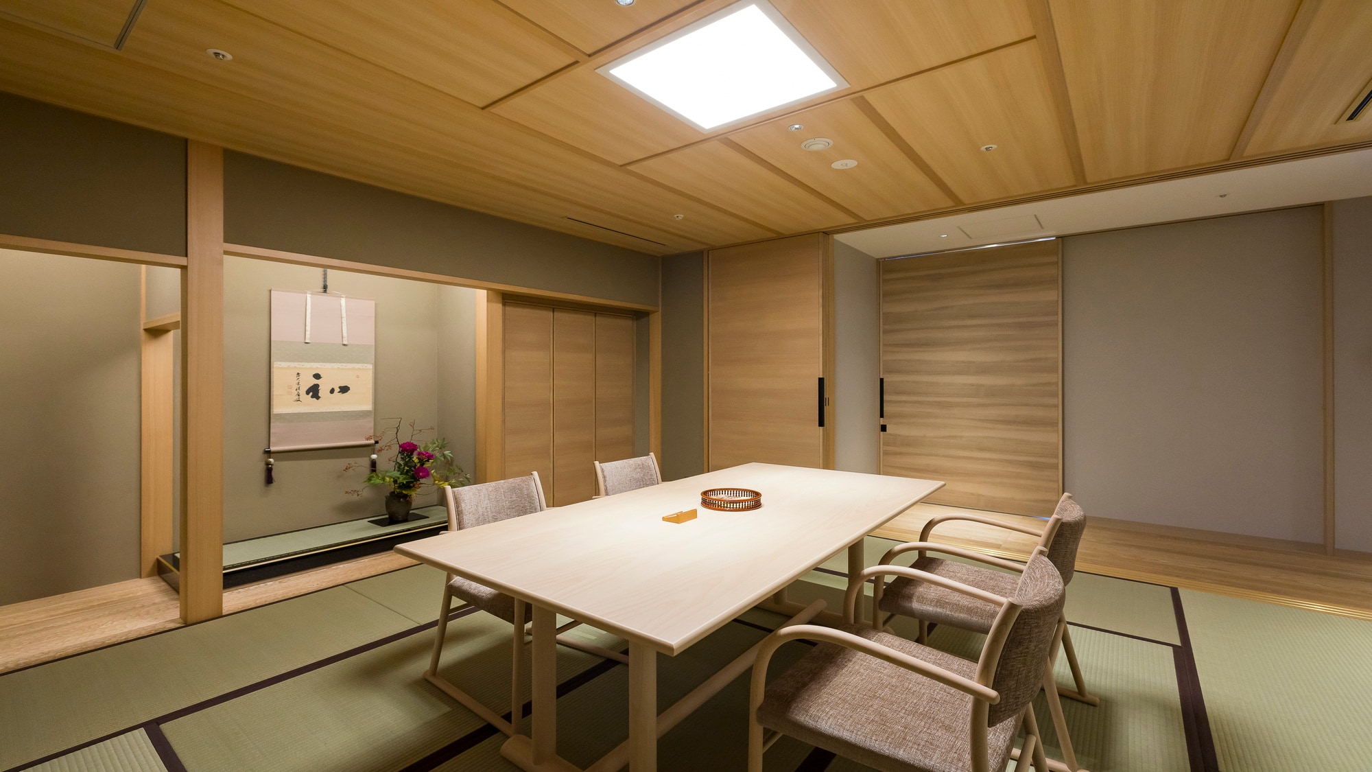 蝴蝶・日式房間 2000x1125