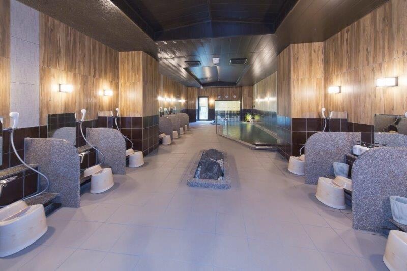 天然溫泉大浴場<湯田溫泉大和之湯>(加熱、加水、循環過濾)【女性大浴場】【浴室內的浴池】