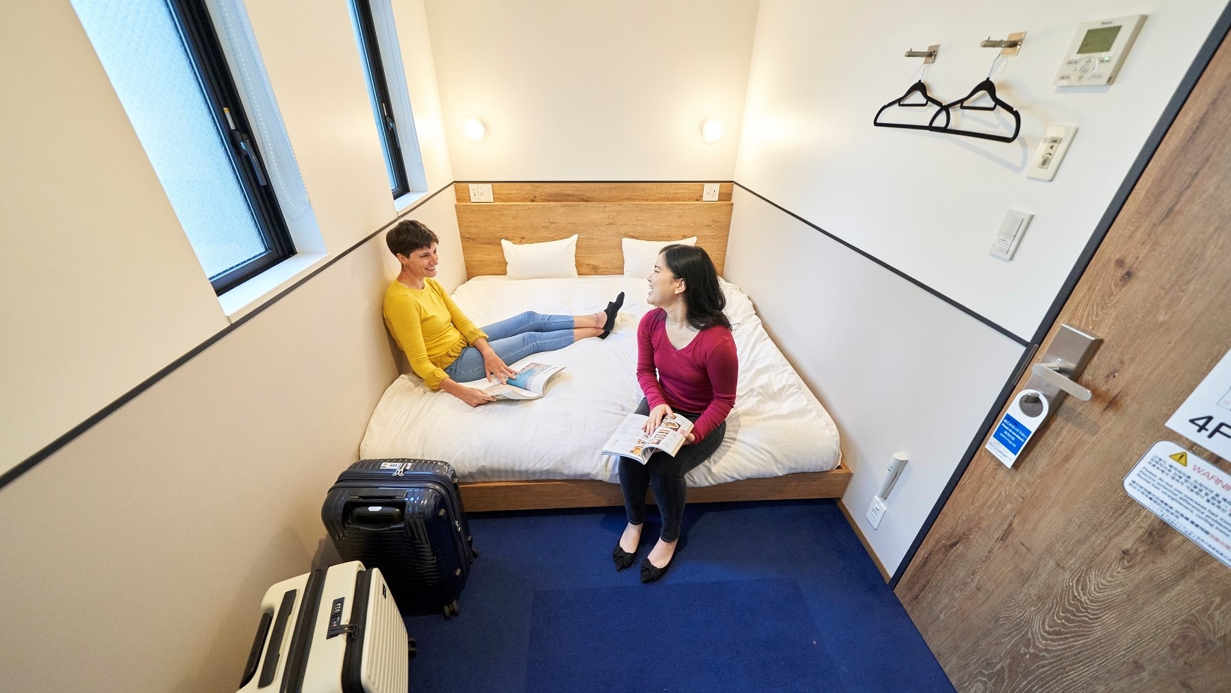 Kamar King: [Simmons] Tempat tidur king, TV, wastafel, port USB