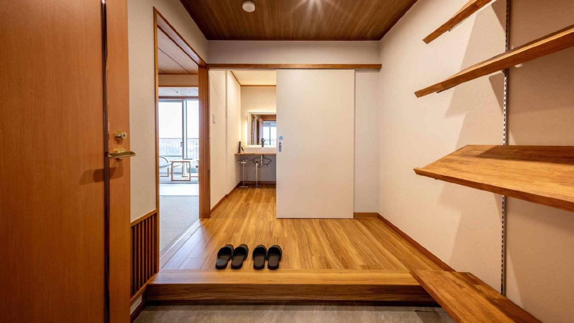<Renovation> Modern Japanese-style room 34㎡ + spacious veranda
