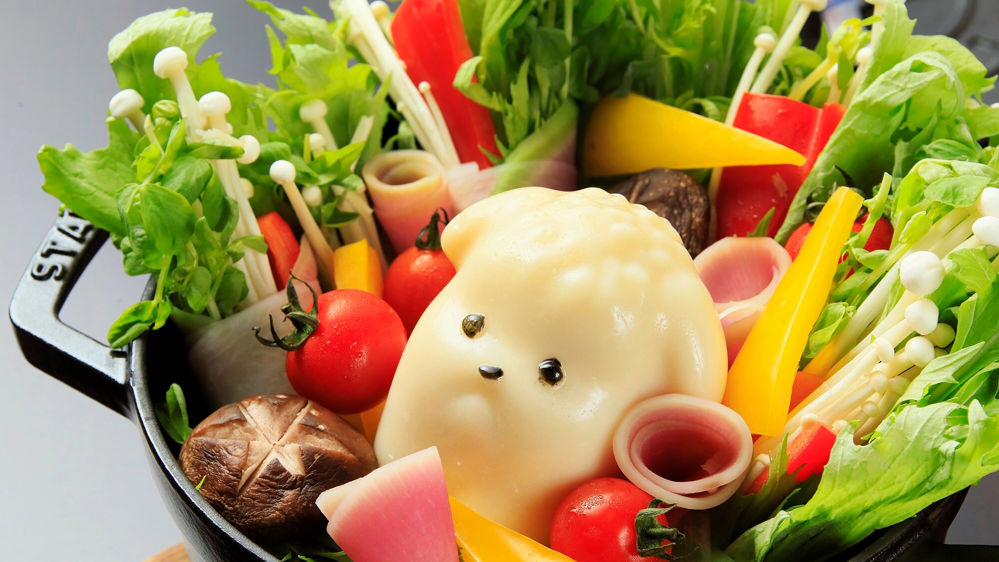 Vegetable-packed ginseng chicken soup hotpot *Image for illustration purposes only