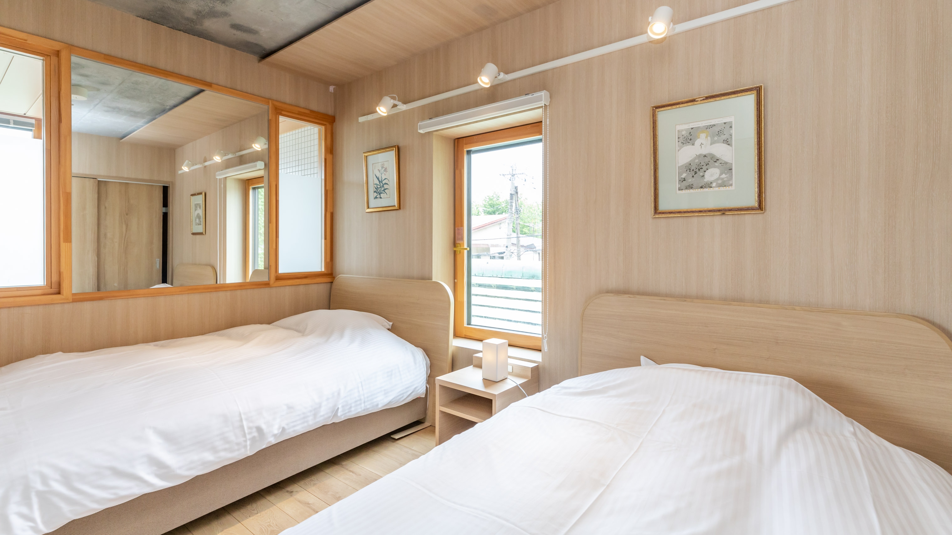 Panorama Suite (2 semi-double beds)