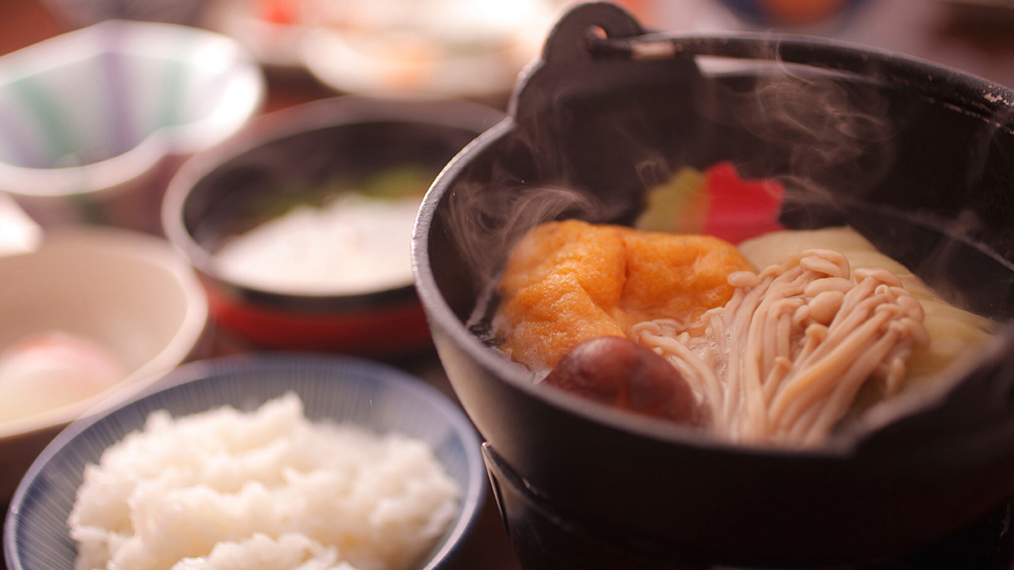 [Breakfast] Japanese set meal on the plateau