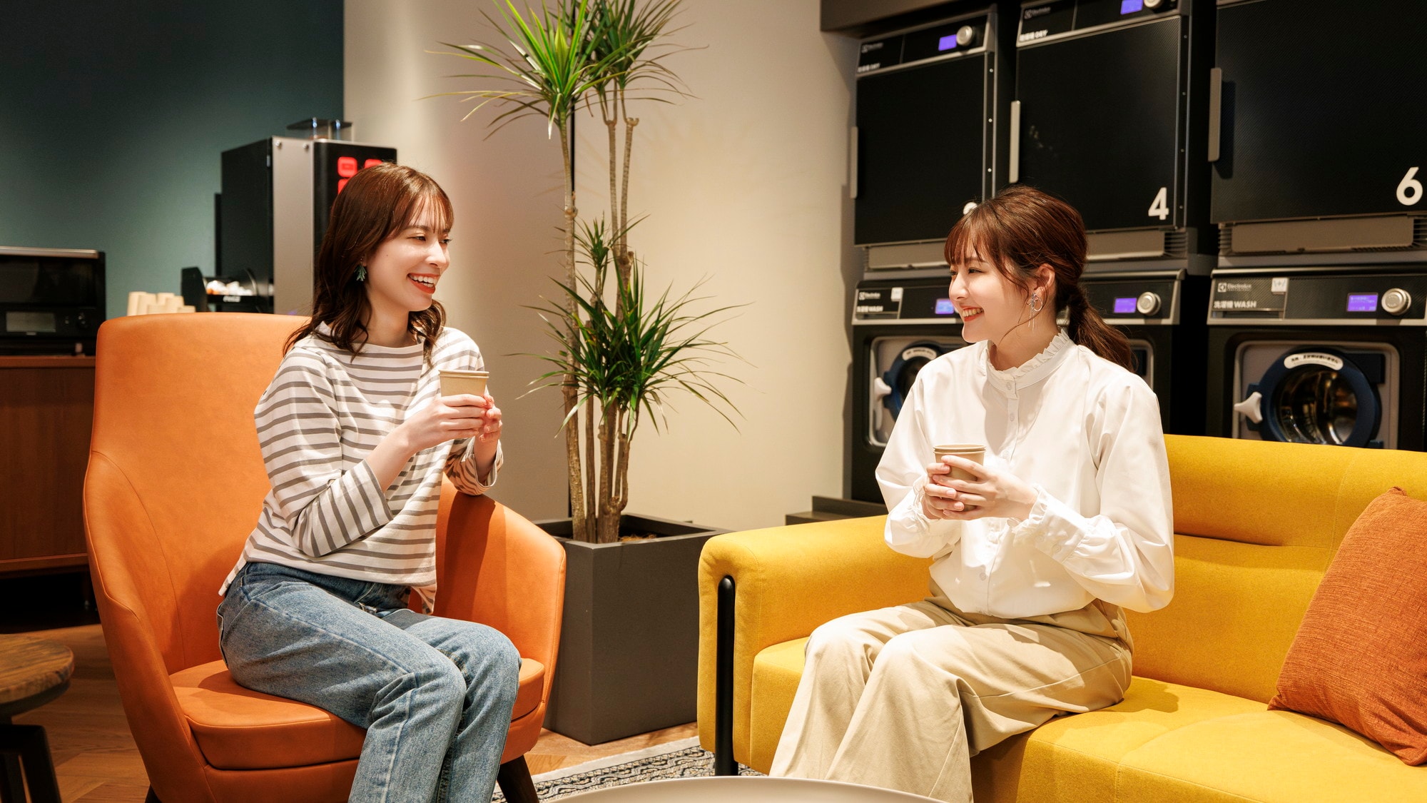 ＜Phòng giặt ủi＞ Giờ mở cửa 24 giờ: Dịch vụ miễn phí chỉ dành cho khách lưu trú tại khách sạn