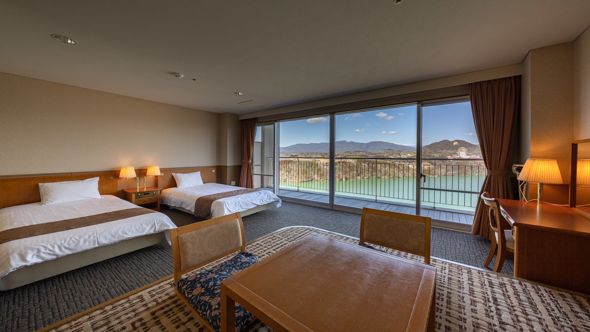 [Pemandangan Ngarai Ena] Kamar twin bergaya Barat dengan area yang ditinggikan (34㎡)