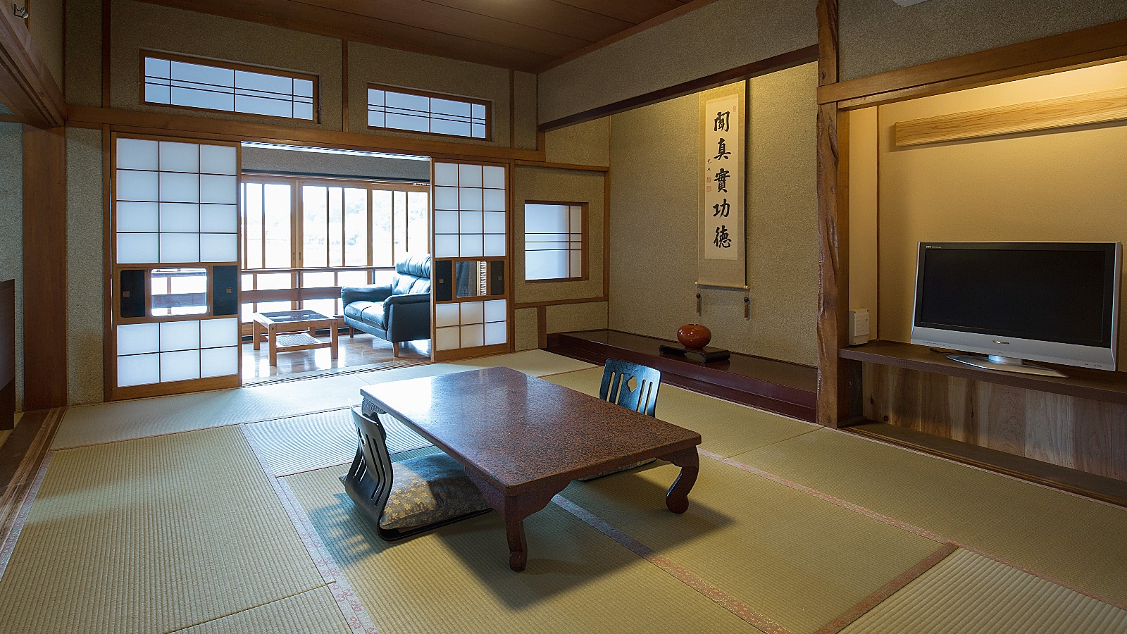 A Japanese-style room built in a sukiya style where you can fully enjoy the atmosphere of the ancient city.