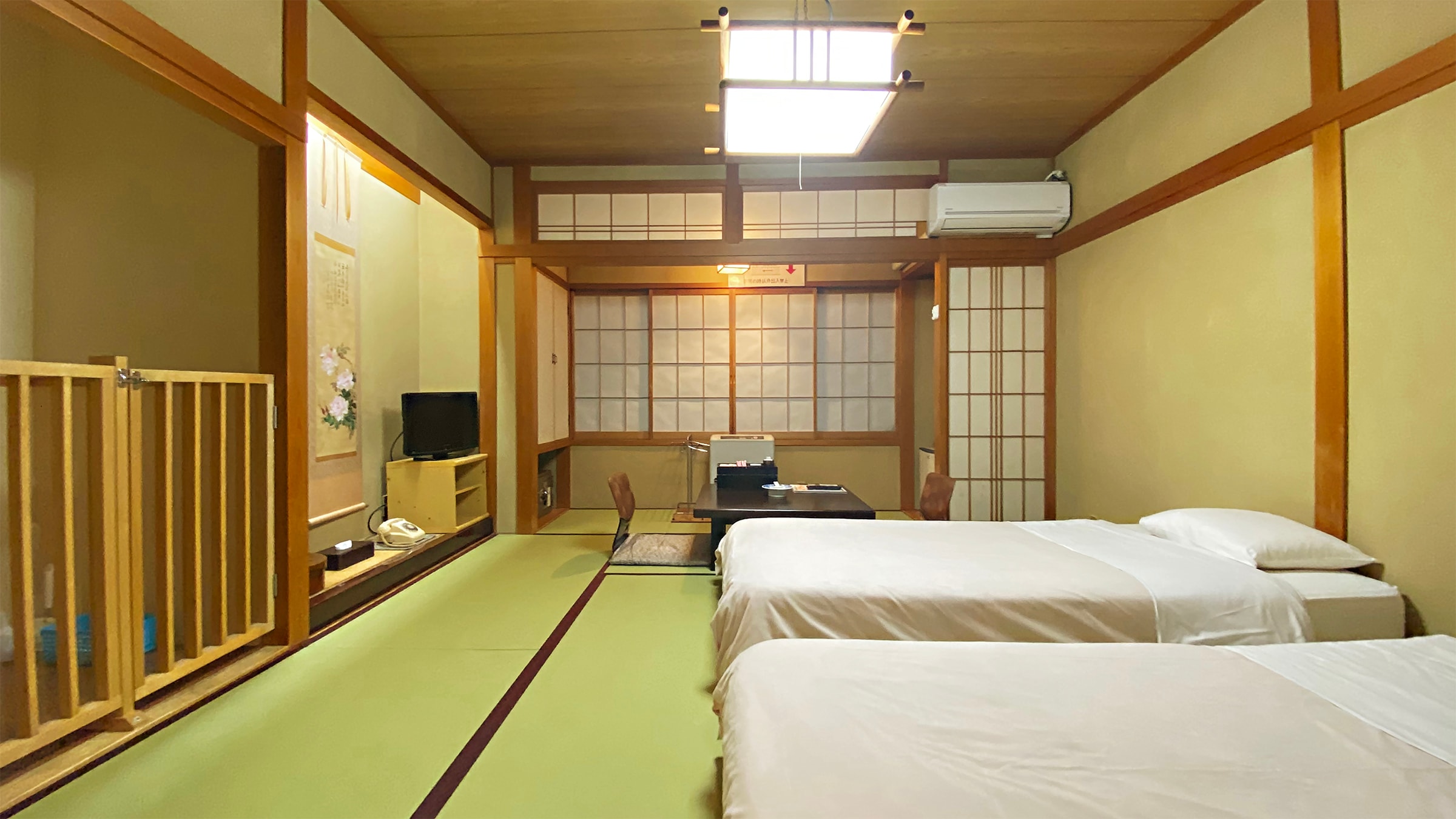 ◆ Room: Stay with your dog ♪ Low bed Japanese-style room