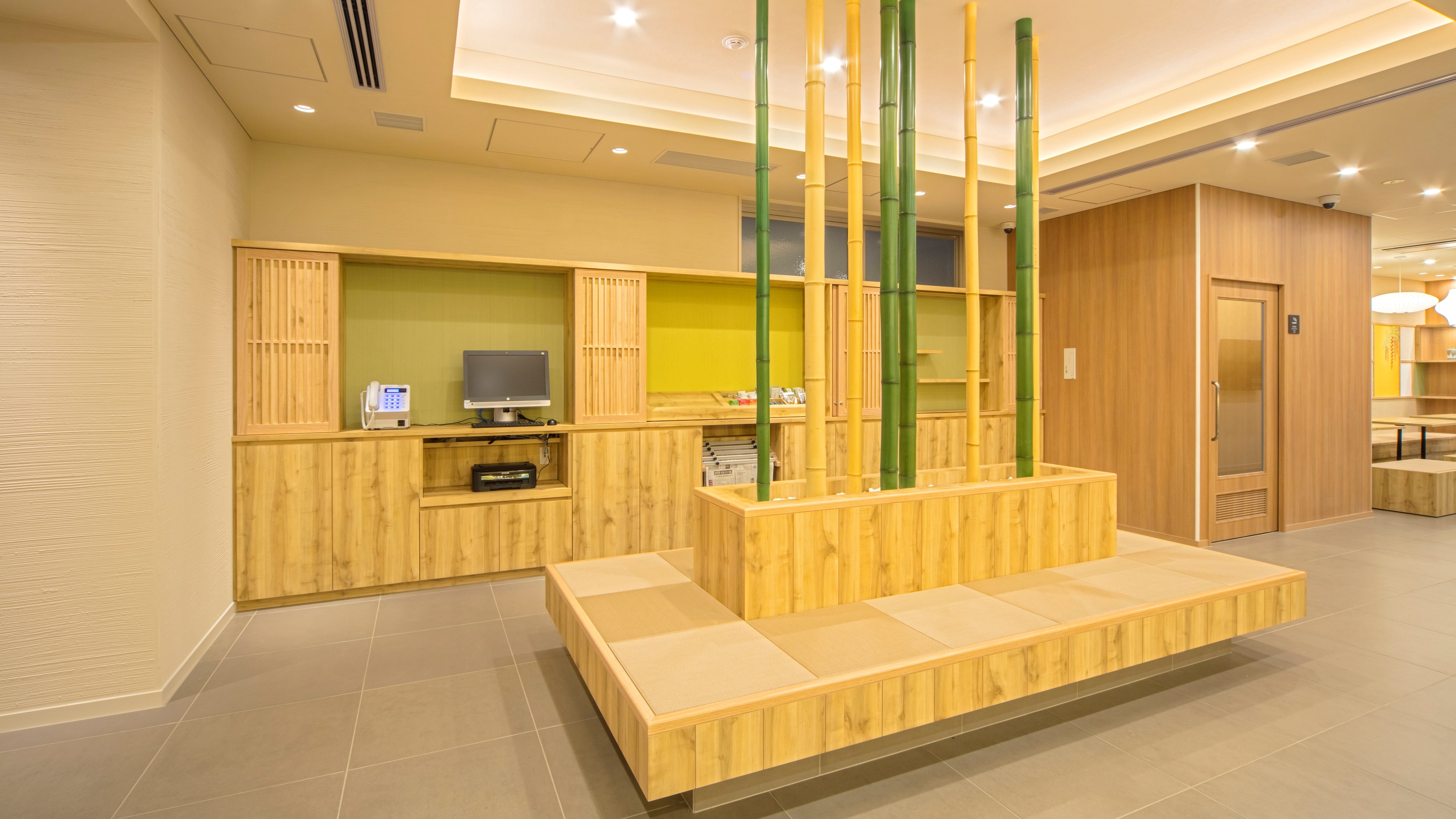 ロビー　※現在PCはございません