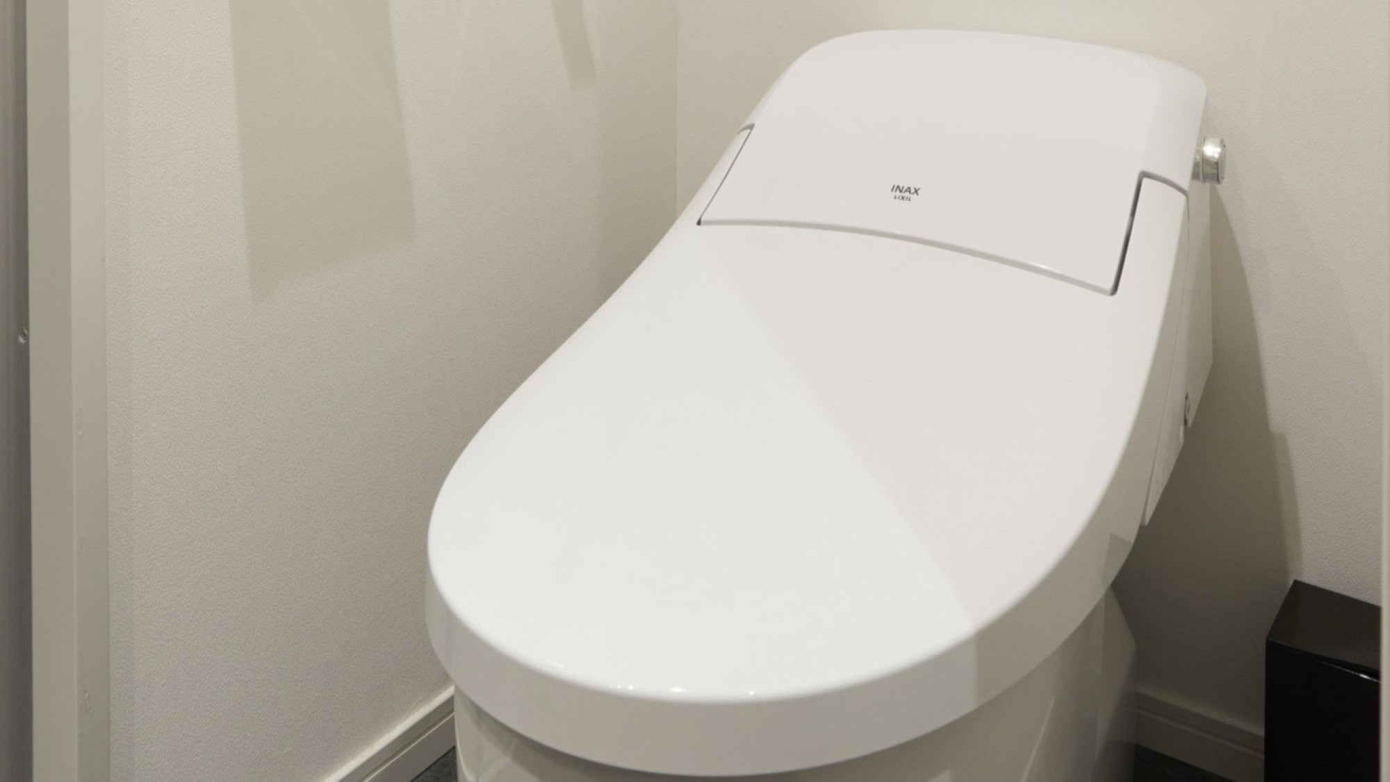 [Comfort twin with sofa bed] Toilet with cleaning function