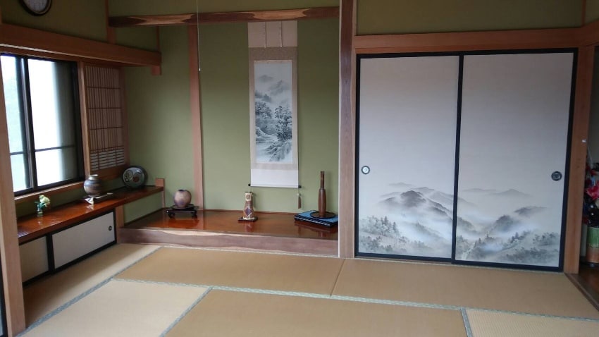 Japanese-style room