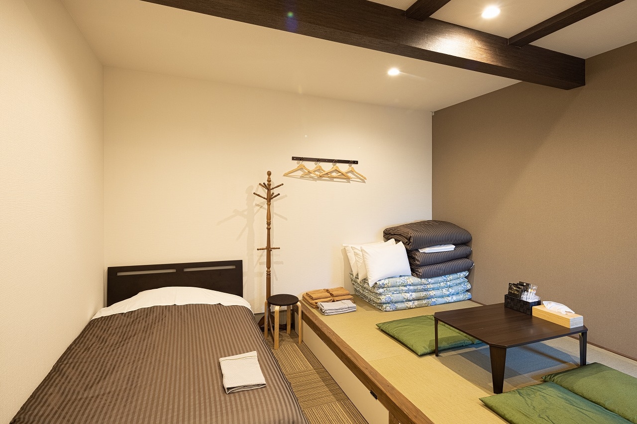 101 Room ①