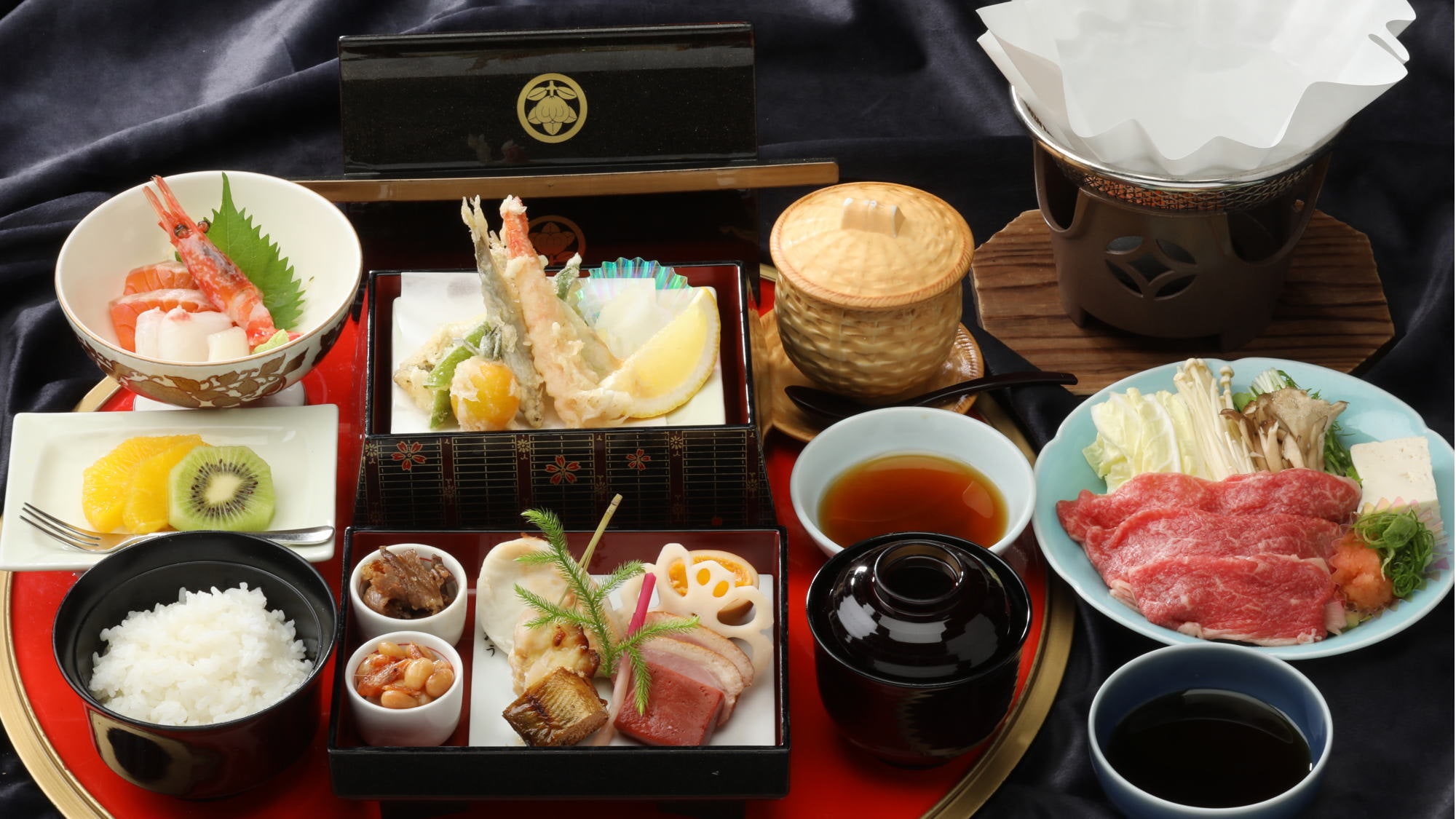 Elderly Gozen Kaiseki / A special dish that is particular about not only the taste but also the appearance.