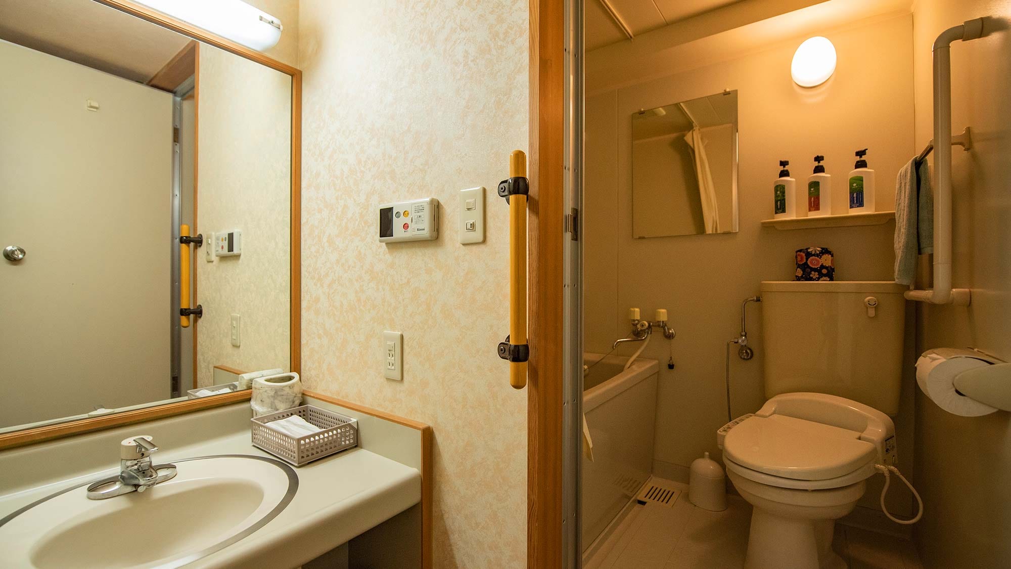 ・ Barrier-free room "Kizuna no Ma" Japanese-style room 7.5 tatami mats + bedroom 6 tatami mats
