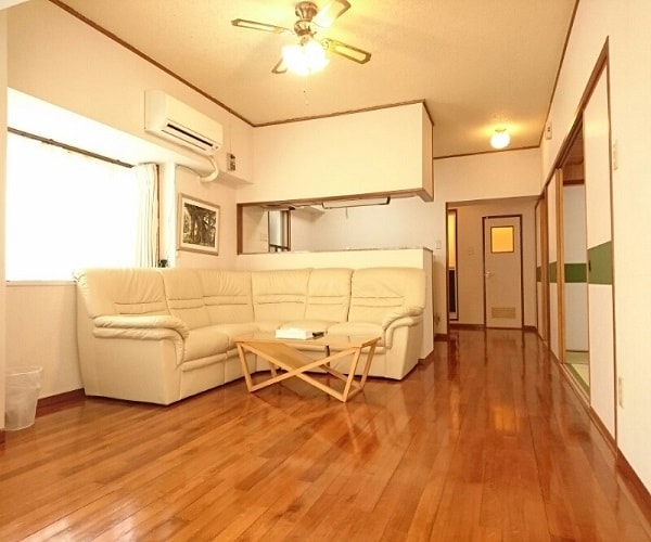 [Non-smoking] Japanese-Western style room 60 square meters with 3LDK kitchen