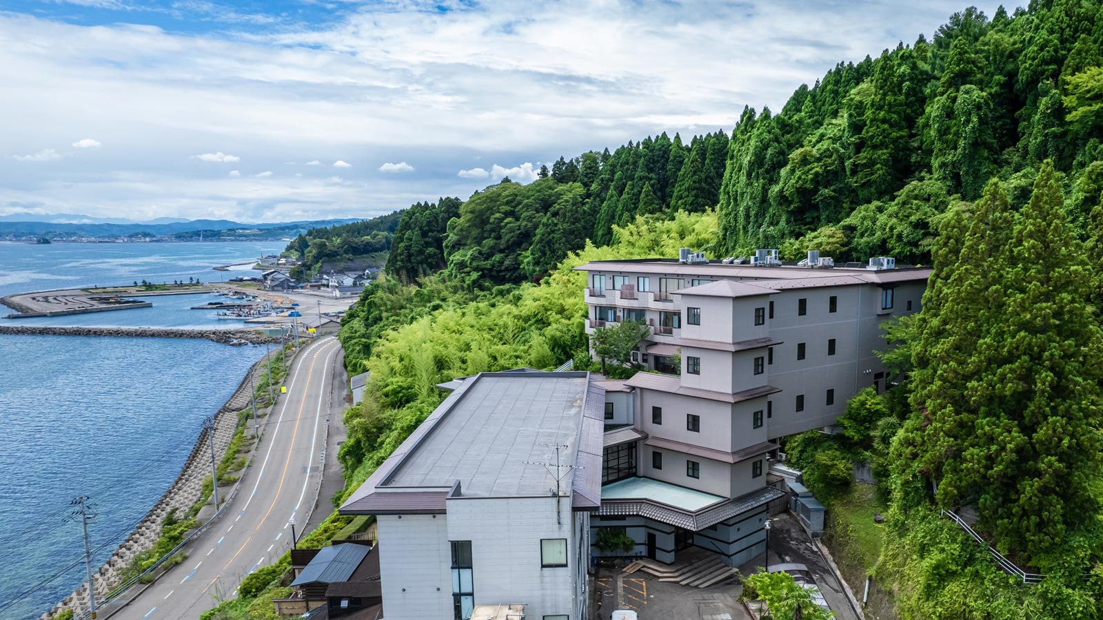 ～灘浦溫泉元湯石波風白天外觀～