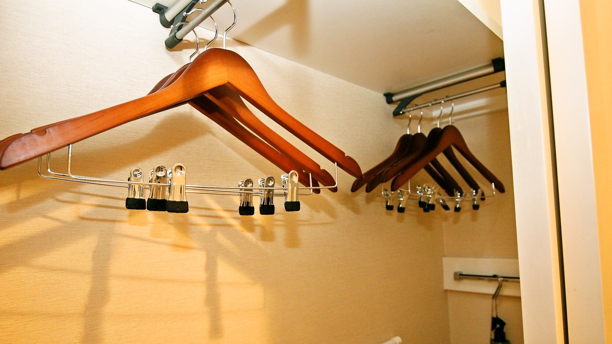 Closet - Please use it to organize your clothes and luggage during your stay.