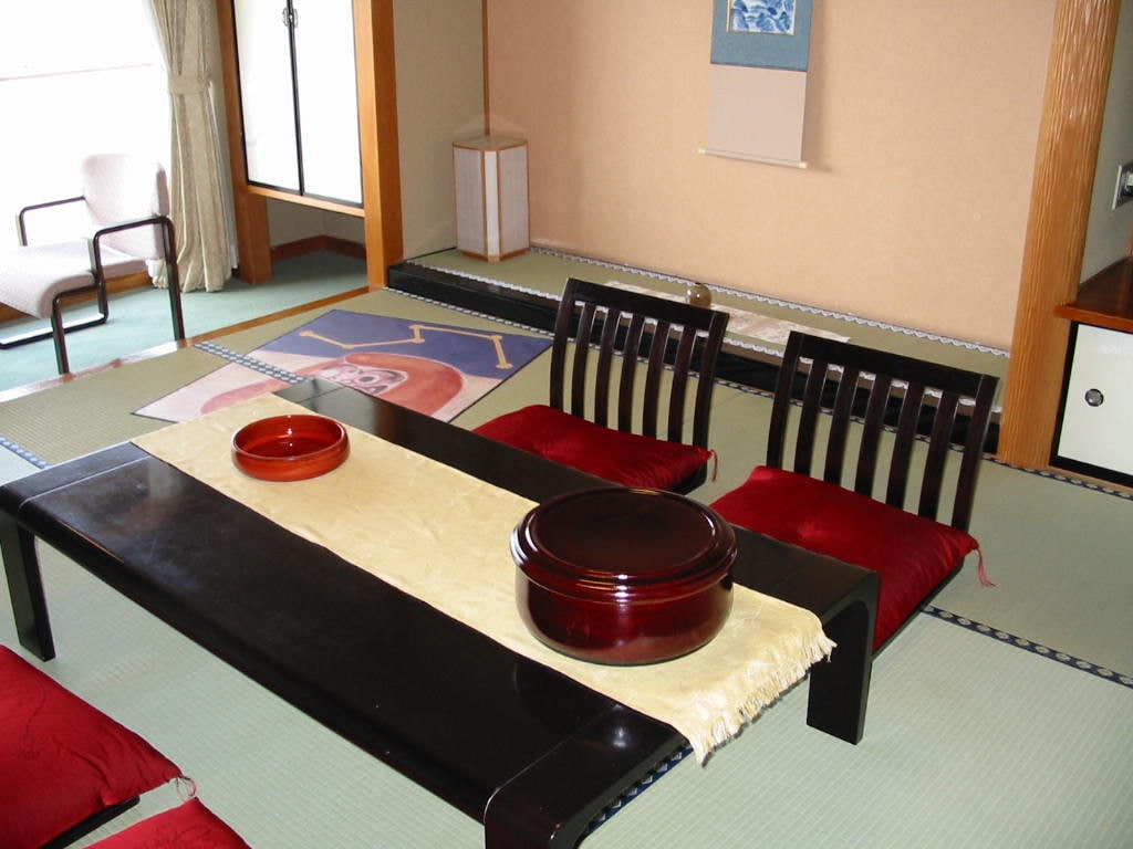 [Japanese-style room 10 tatami mats]