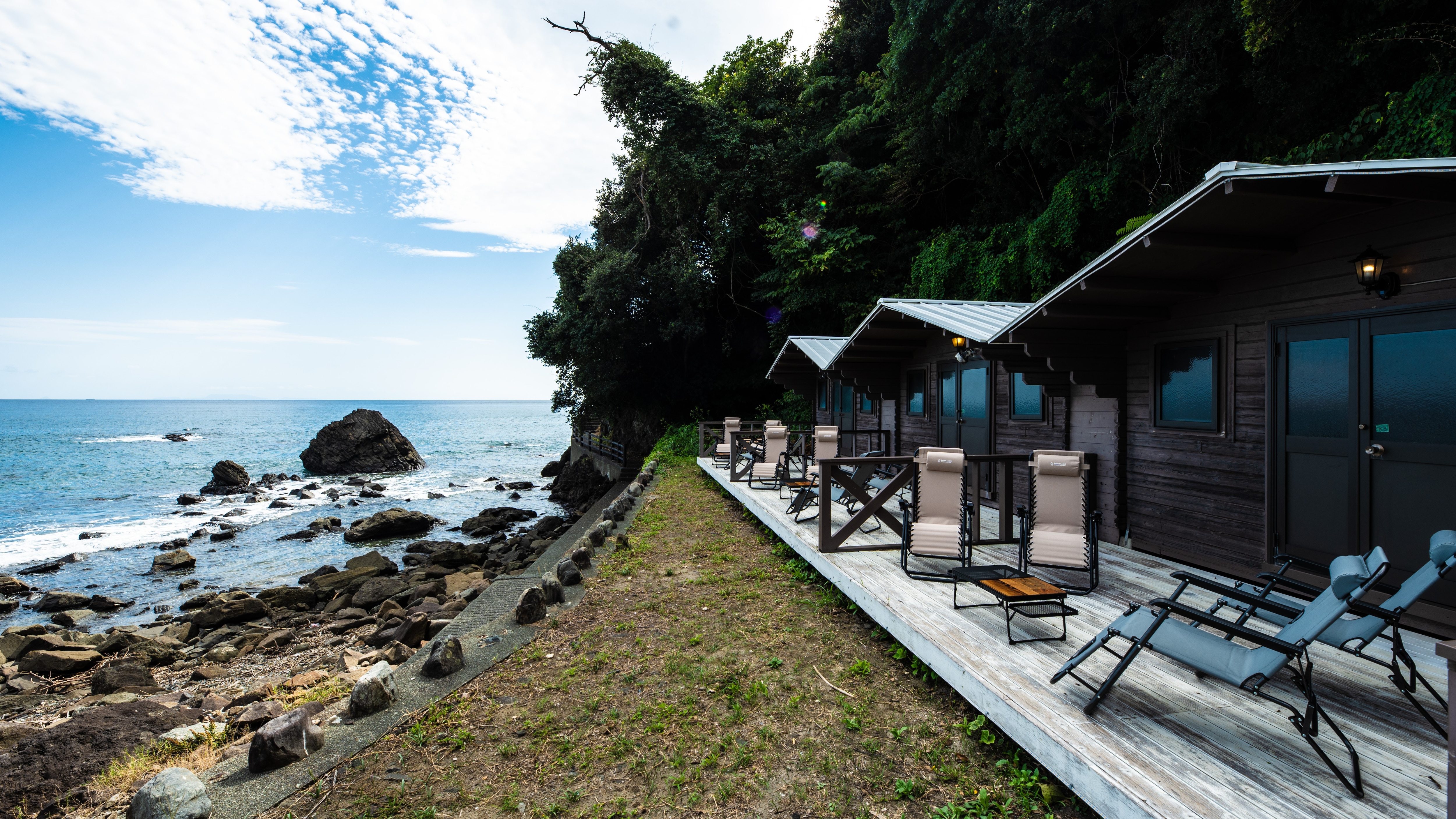 Bungalow [Bên ngoài]