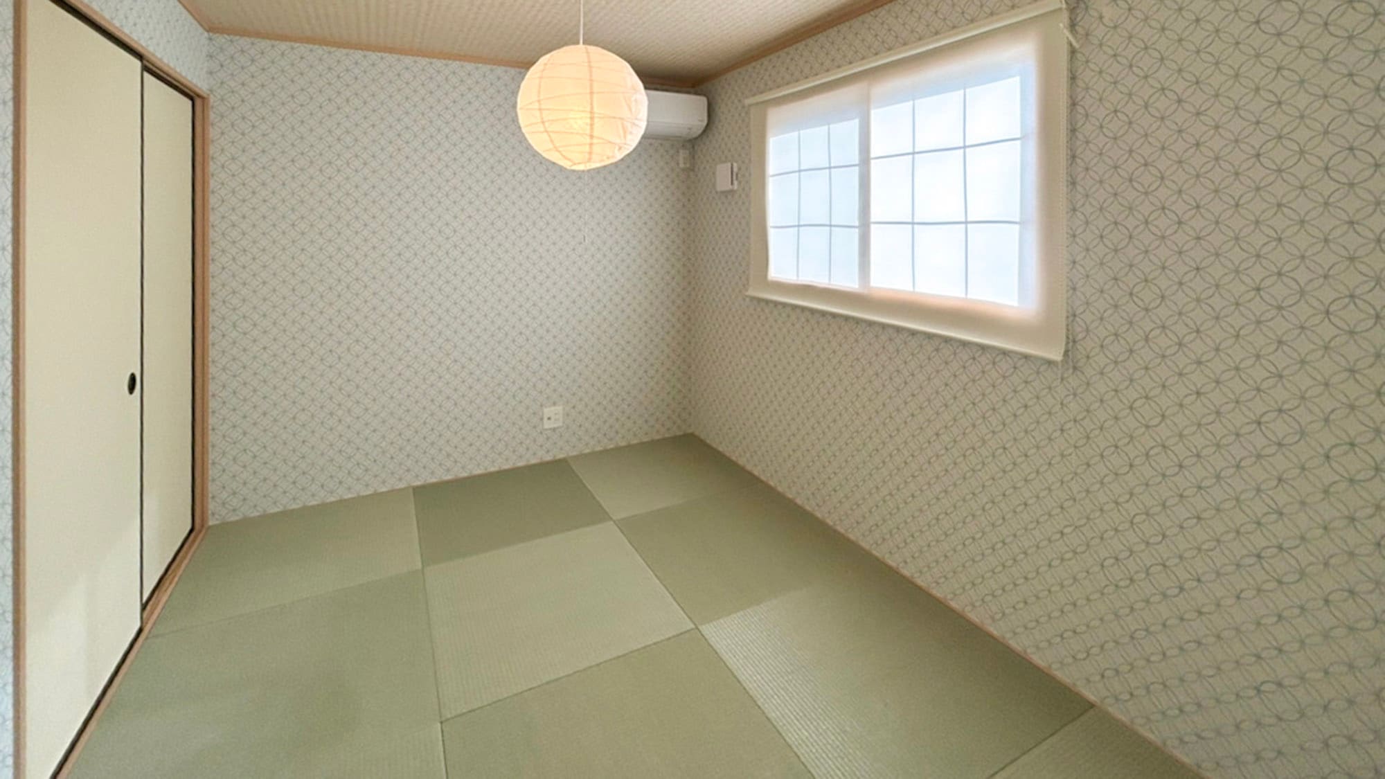 [Building D, Japanese-style room] Relax in the Japanese-style room, which can also be used as a bedroom.
