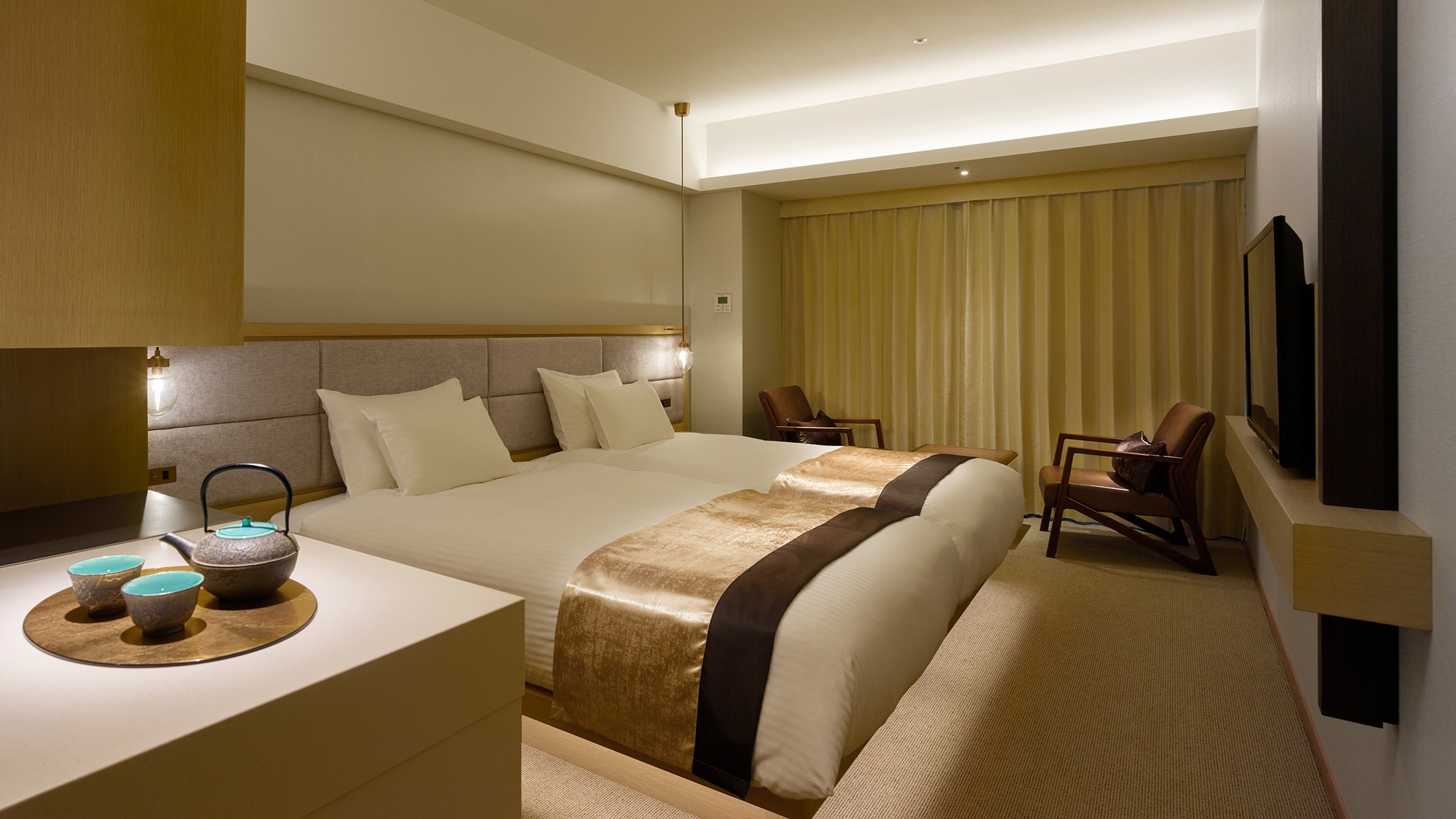 [Deluxe Twin Room: Approx. 37㎡, 2 beds 1,230mm wide, 2 occupancies]