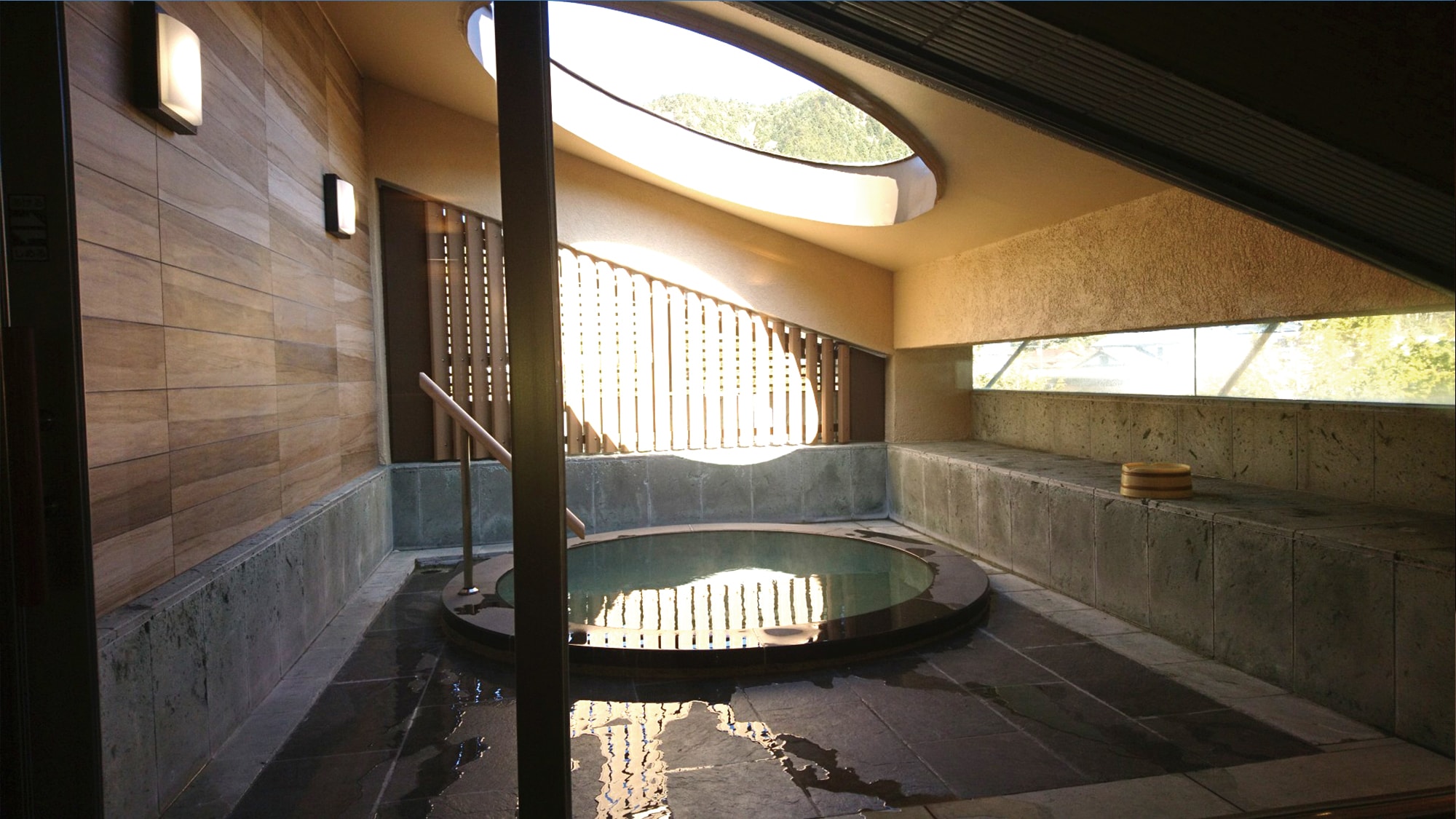 Hot spring bathroom "Daikan no Yu" (3rd floor)