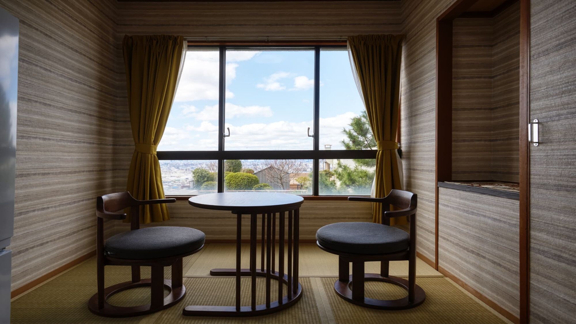 North Building 5F [Stone Quarry Village Floor] Room 501 Japanese-style room, with a view of the night scenery