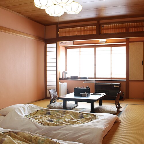 [☆ General guest room building ☆] We are waiting for you with futons in all guest rooms in the main building. Please relax from the time you enter the room.