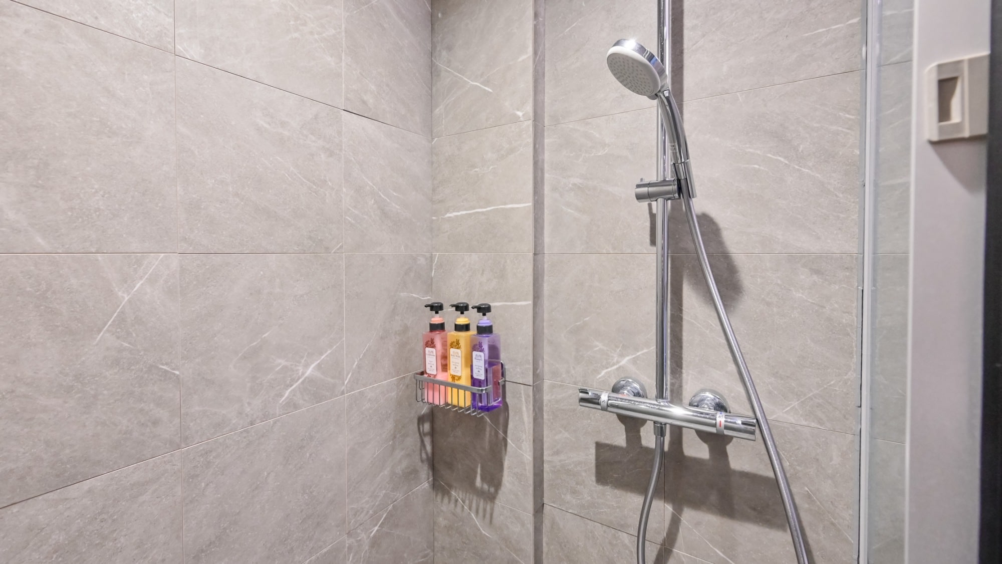 Standard room/bathroom