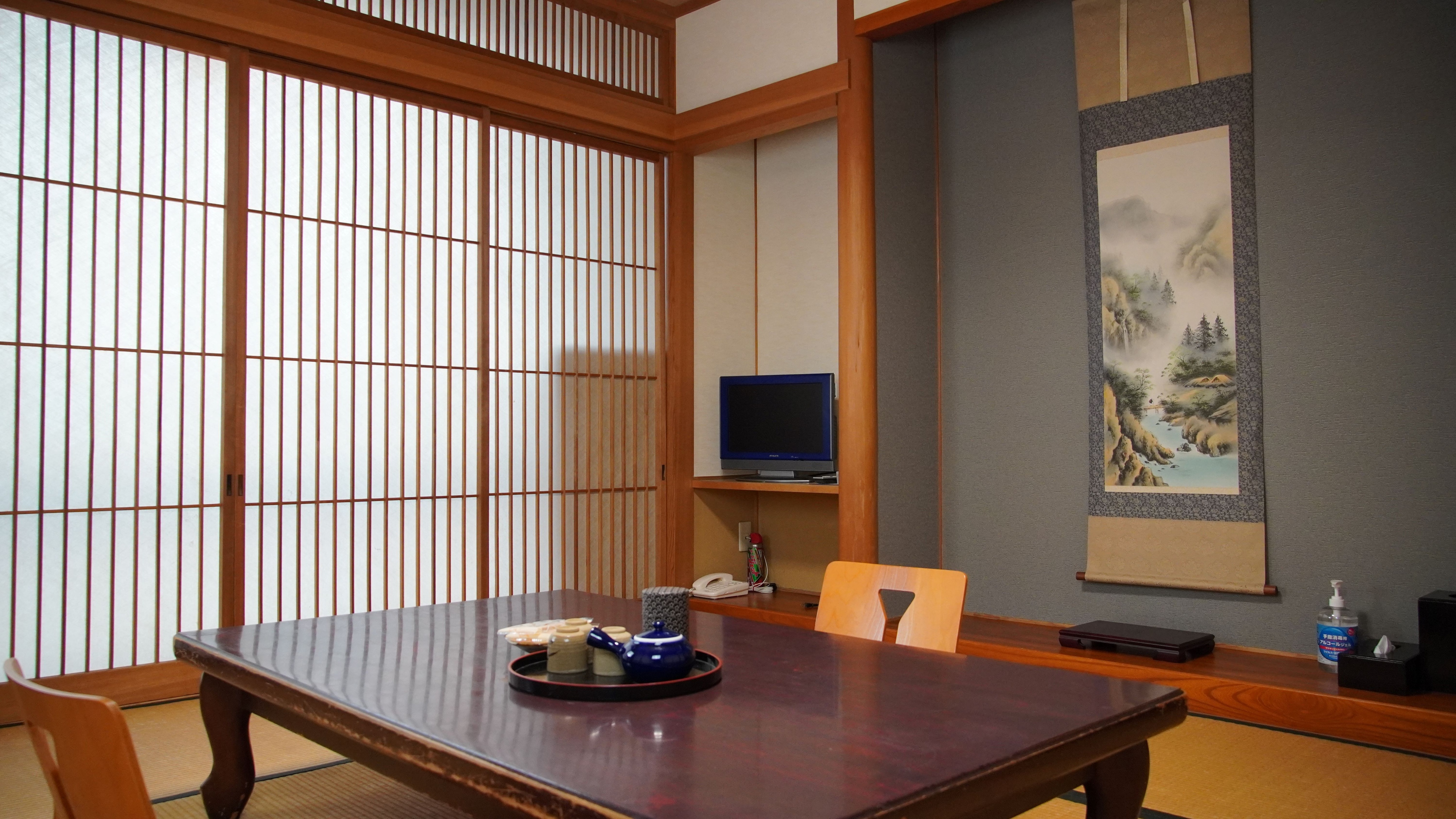 Renovated 8 tatami mat + 2 tatami mat Japanese-style room