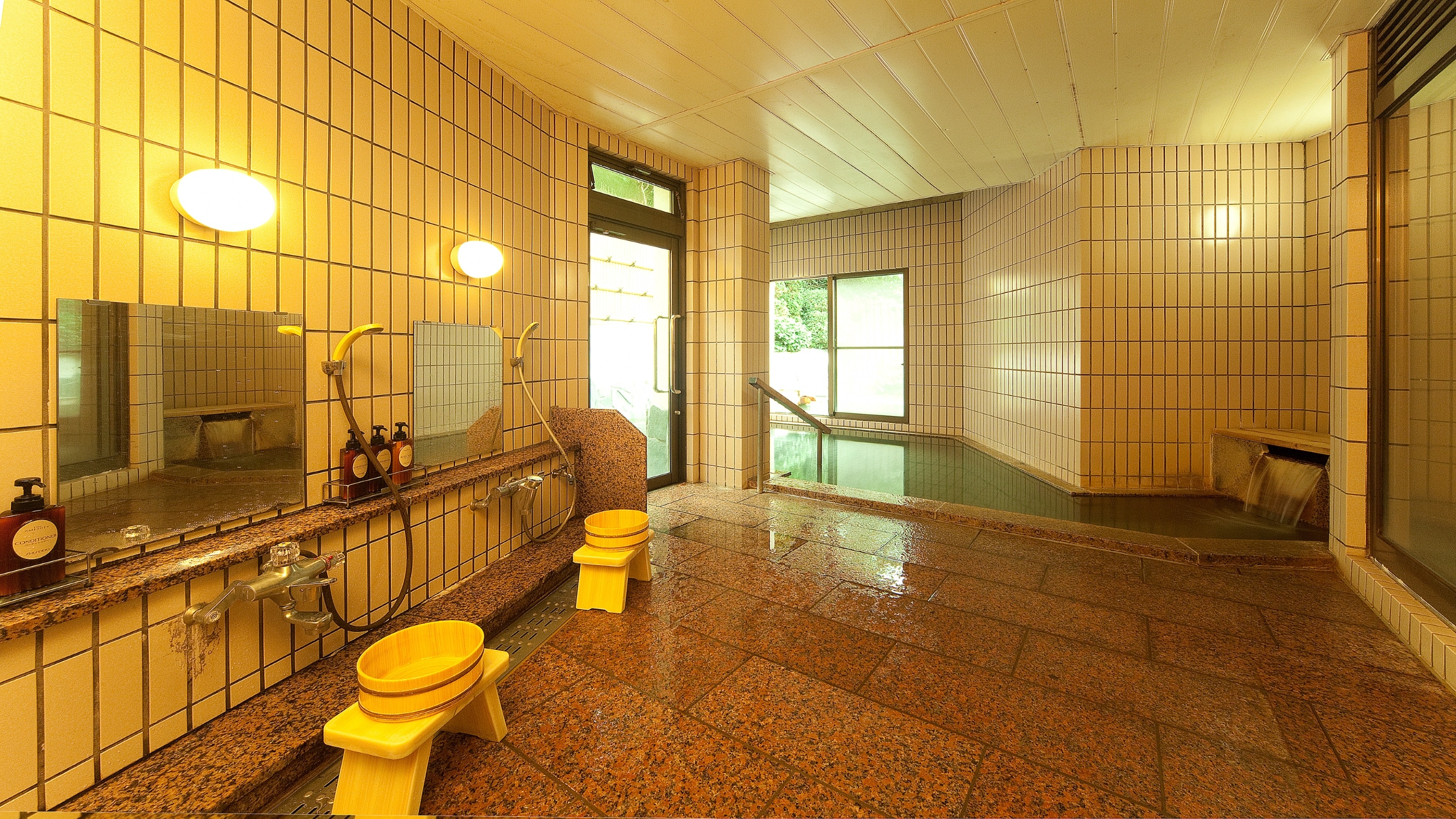 Women's public bath ①