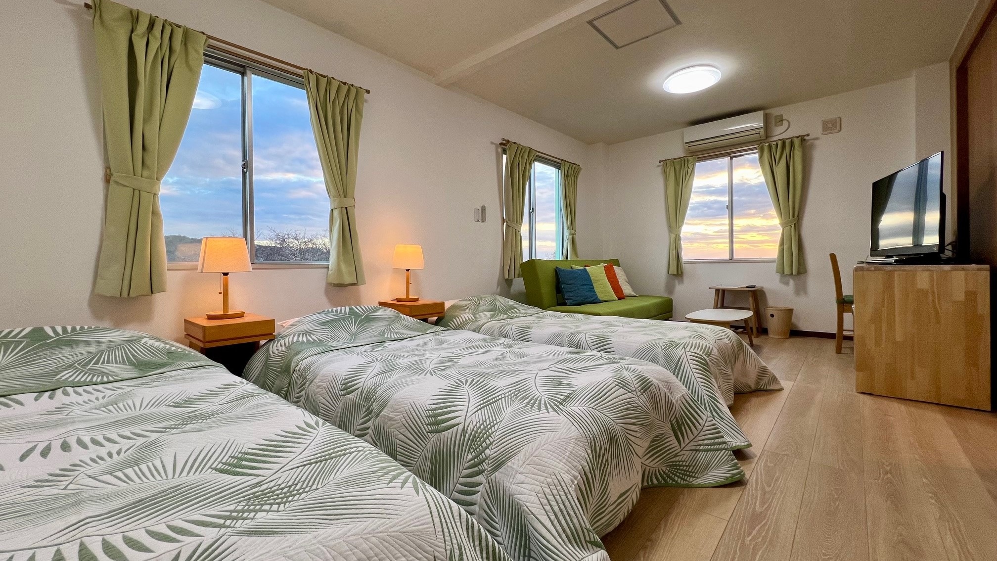 Main building 2nd floor Western-style room for 3 people Japanese-style room for 2 people Connecting room