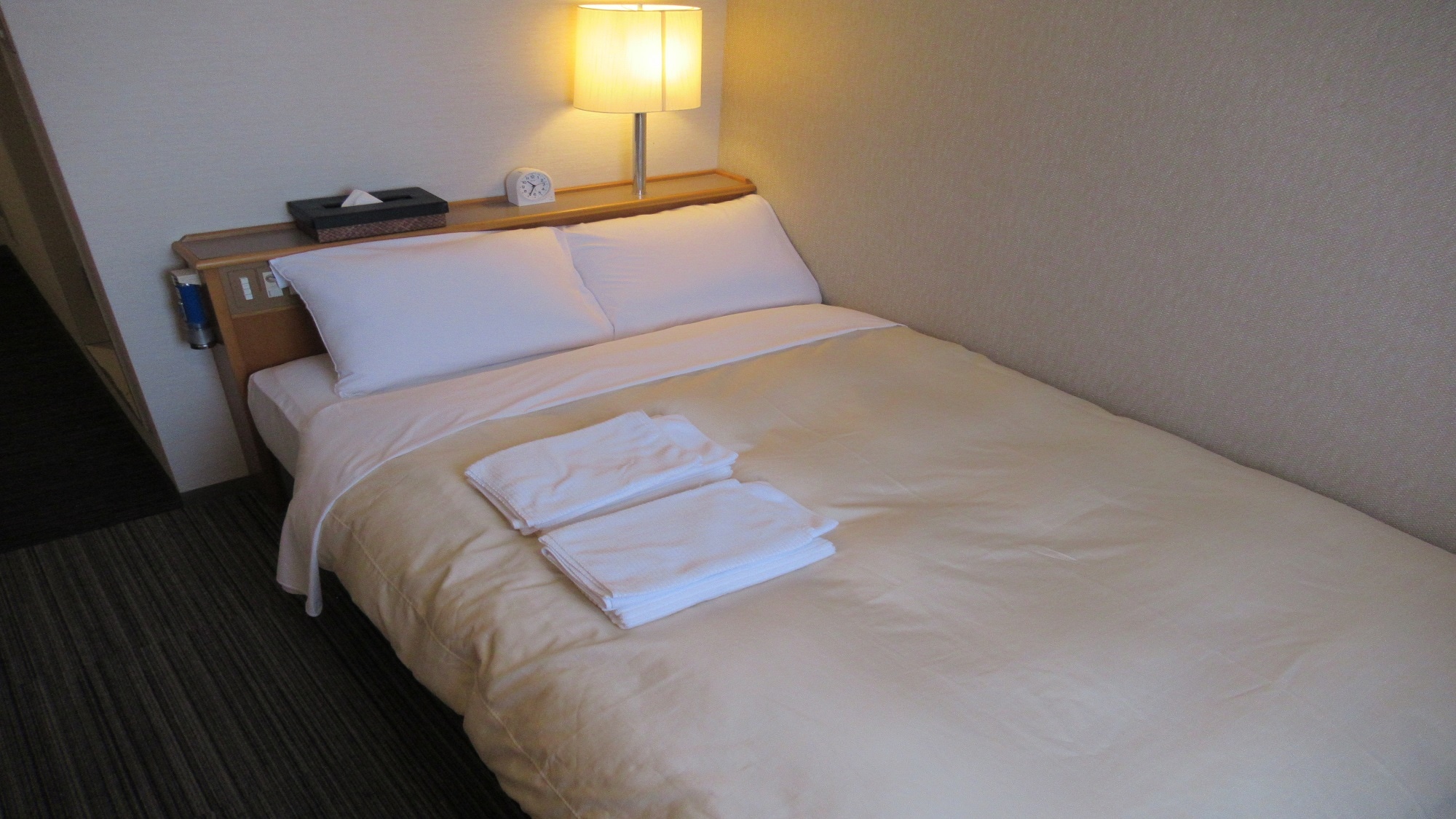 Semi-double room 13 square meters 120 cm wide bed