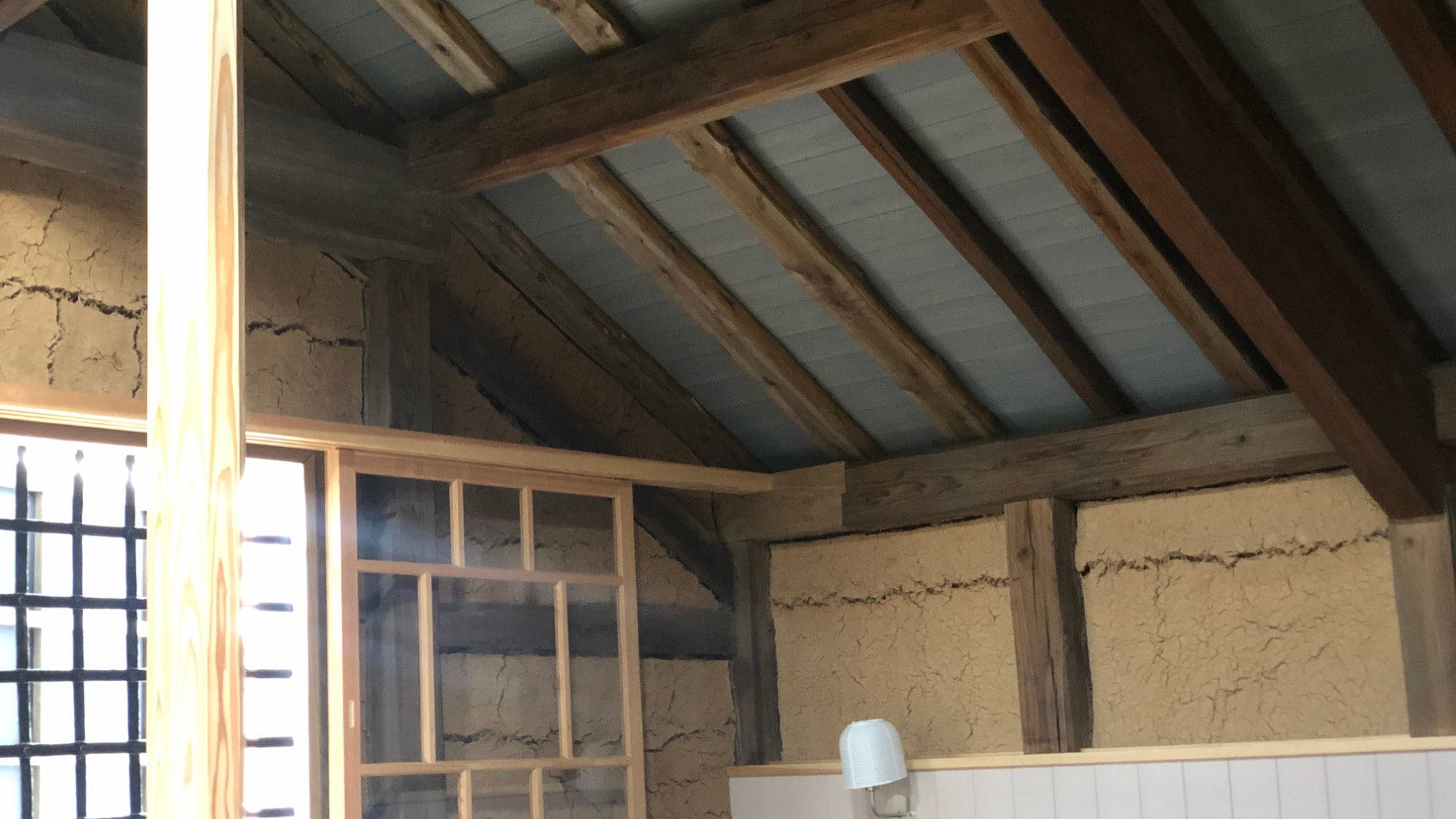 One room for rent: "Shin"