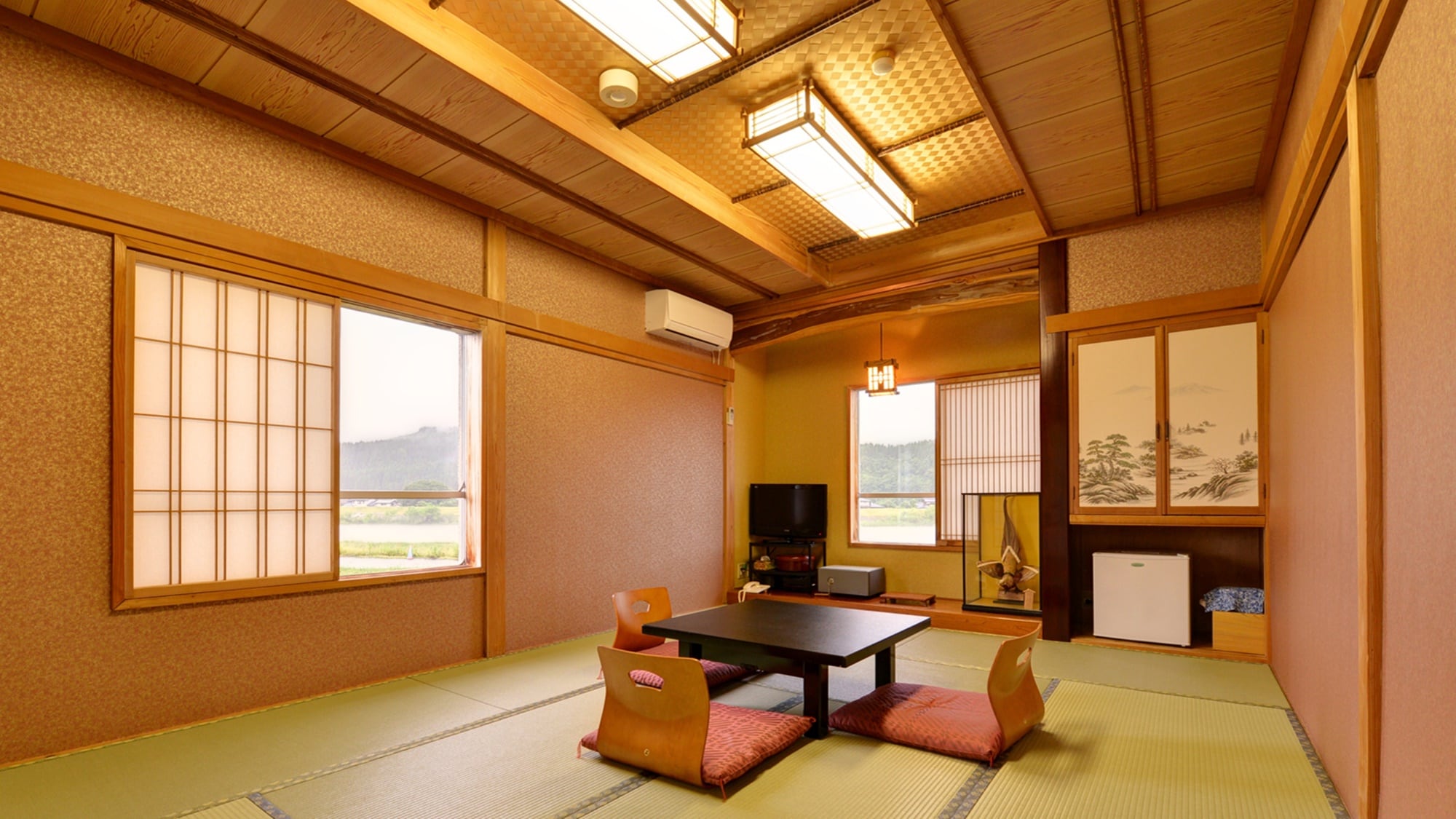 *Japanese-style room of 10 to 12 tatami mats (example of guest room) / Perfect for groups or families ◎ Enjoy a relaxing time in a spacious room