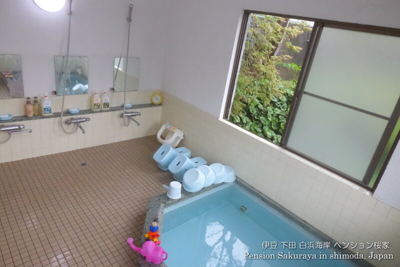 Kamar Mandi Dalam Ruangan
