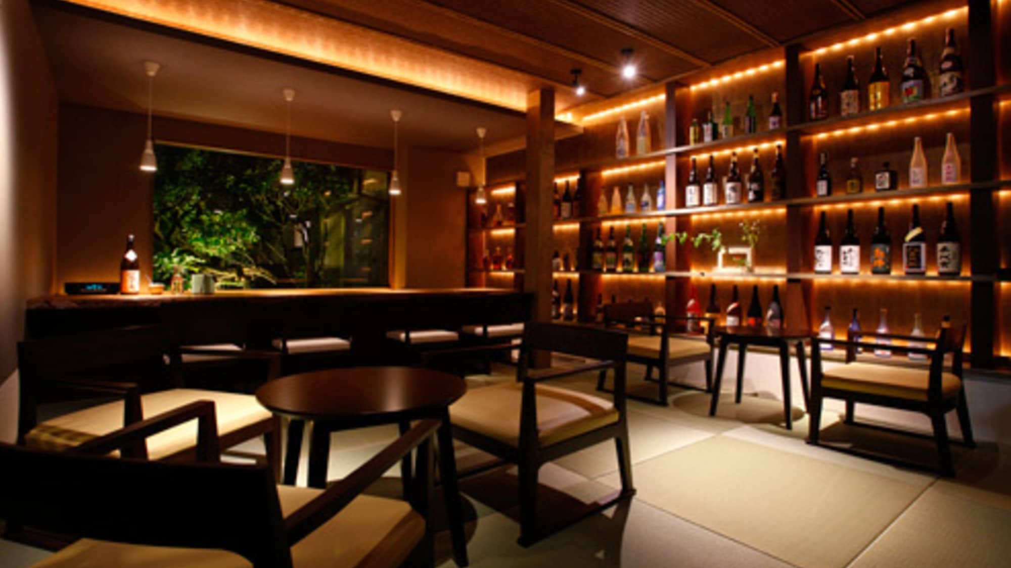 [Lounge & Bar “Touhi Tomosibi”]