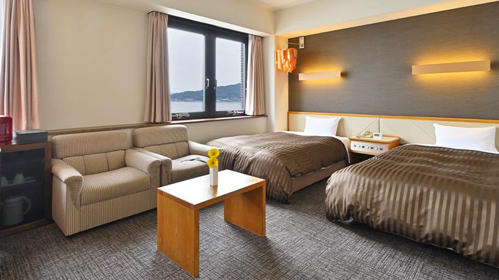 [Deluxe Room] Spacious room of 33 square meters overlooking the Seto Inland Sea