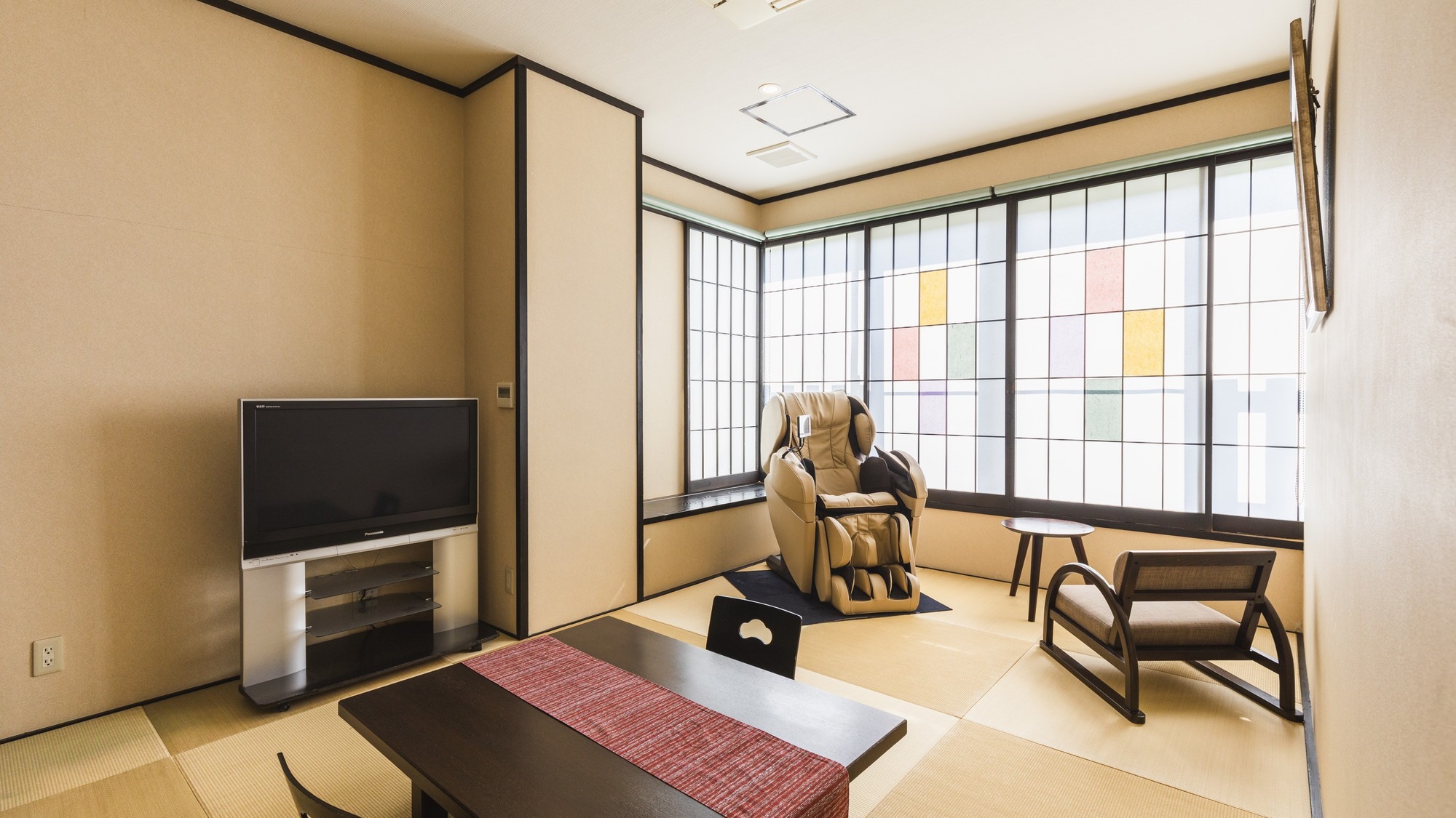 [Two rooms connected] Living room + Japanese modern twin 41㎡ / With shower room and massage machine