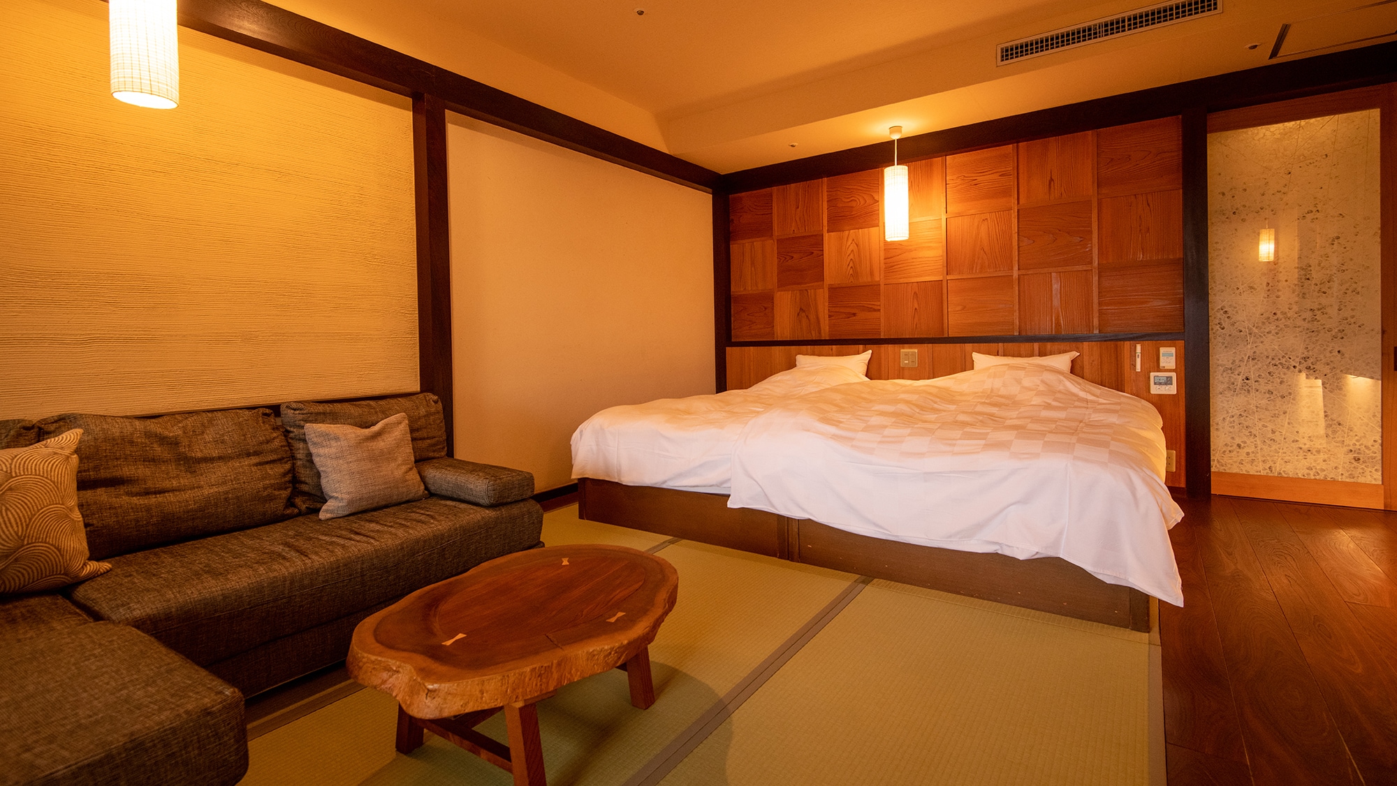 [With open-air bath] Japanese-style room with 2 beds (10 tatami mats) + terrace / 1st floor
