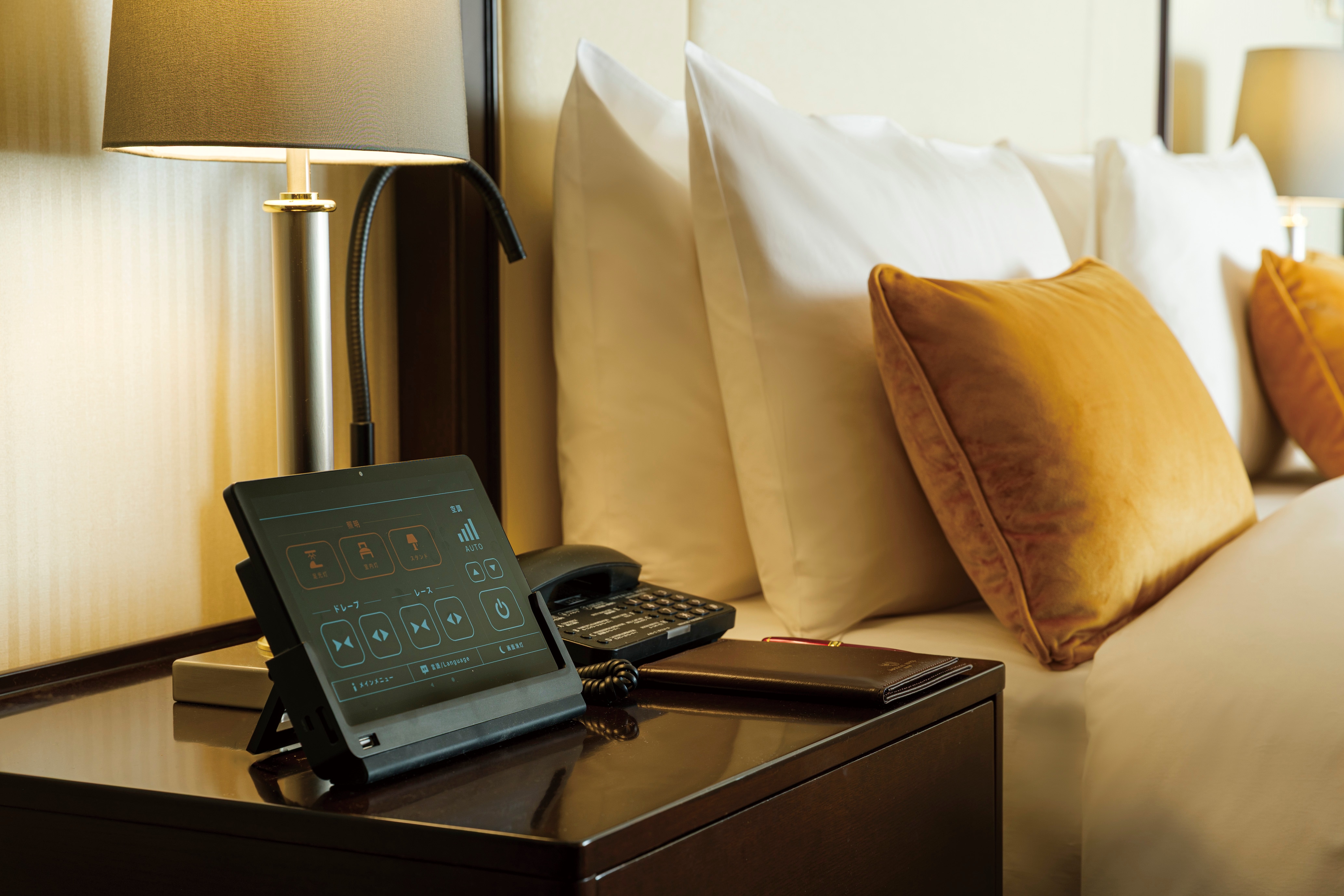 Tablet di dalam kamar