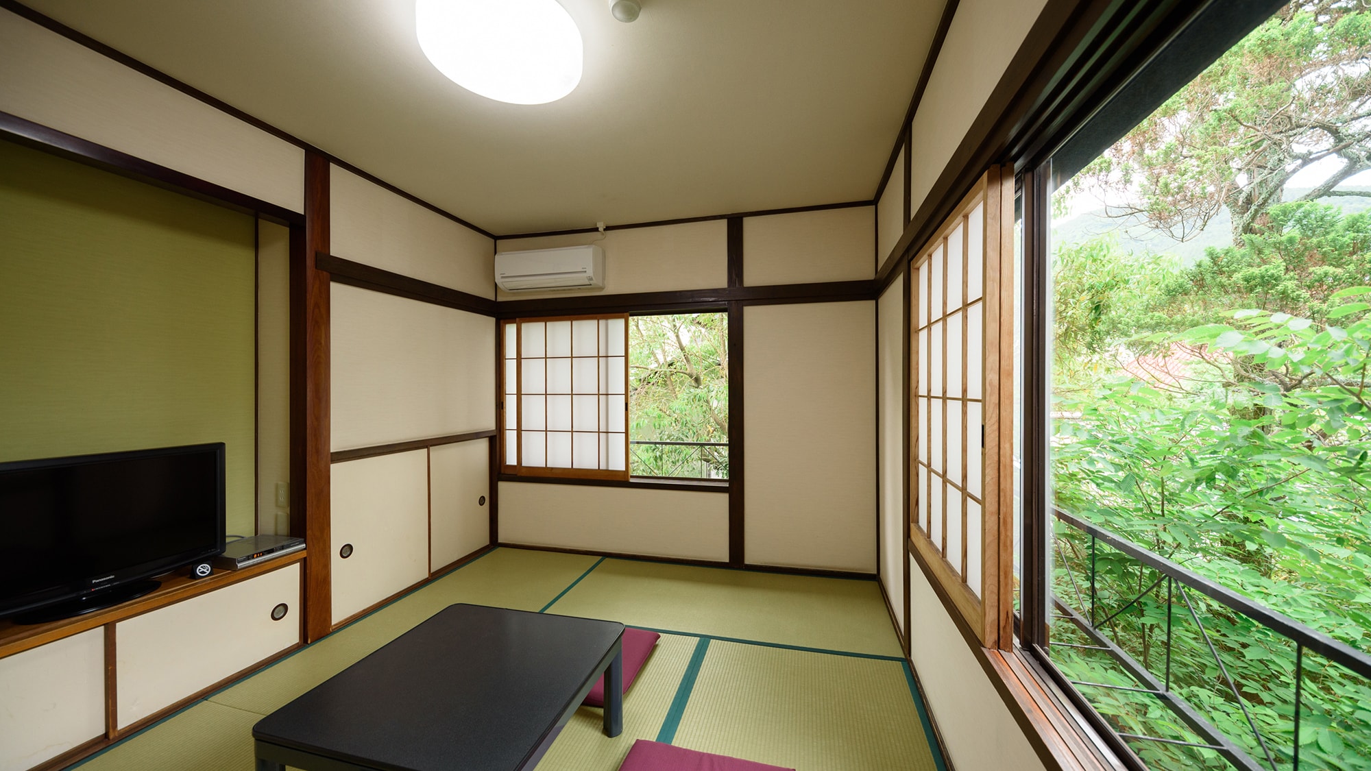Kamar bergaya Jepang 6 tikar tatami, toilet bersama [patina]